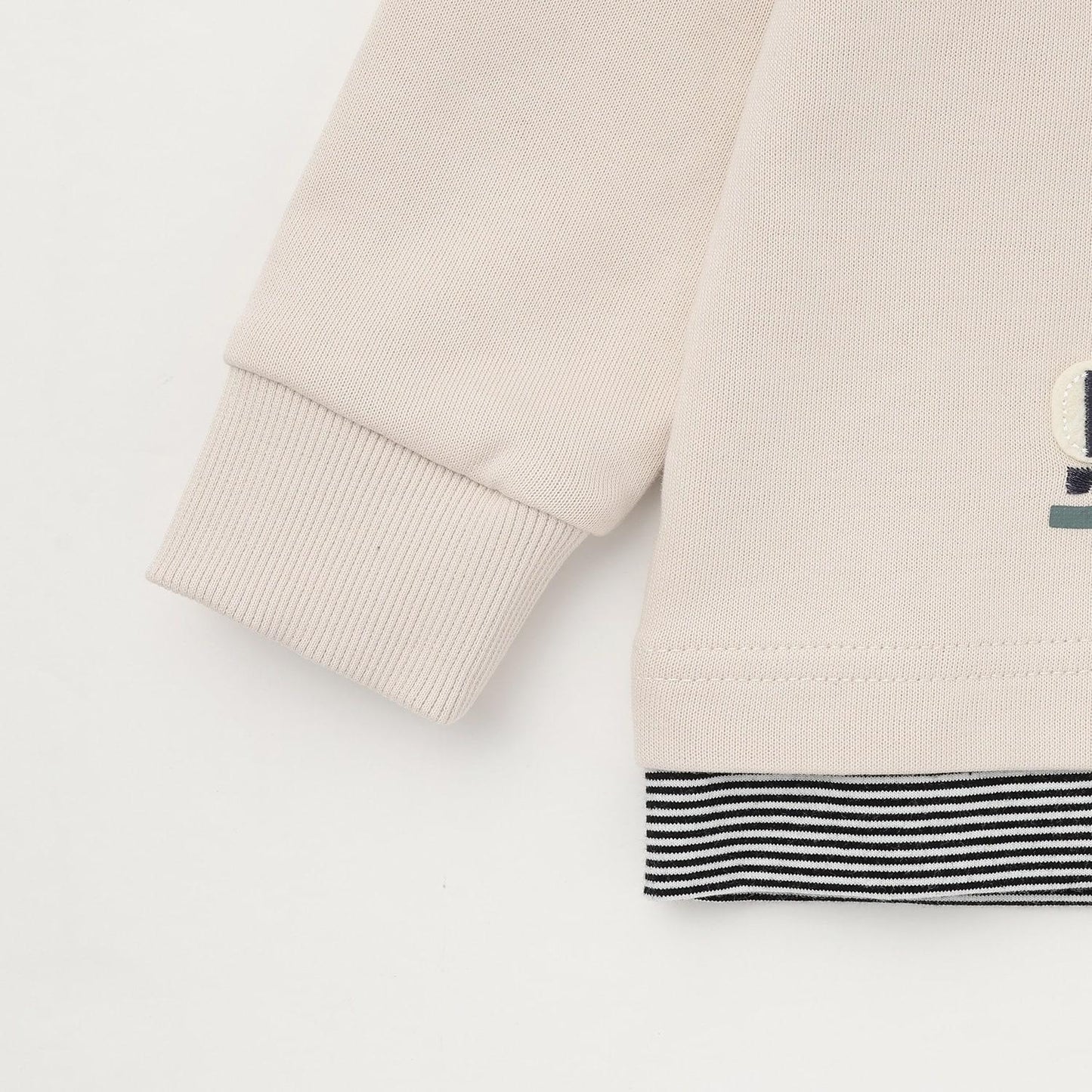 【人氣商品】【直營店無售】電車貼布繡拼接條紋下襬衛衣