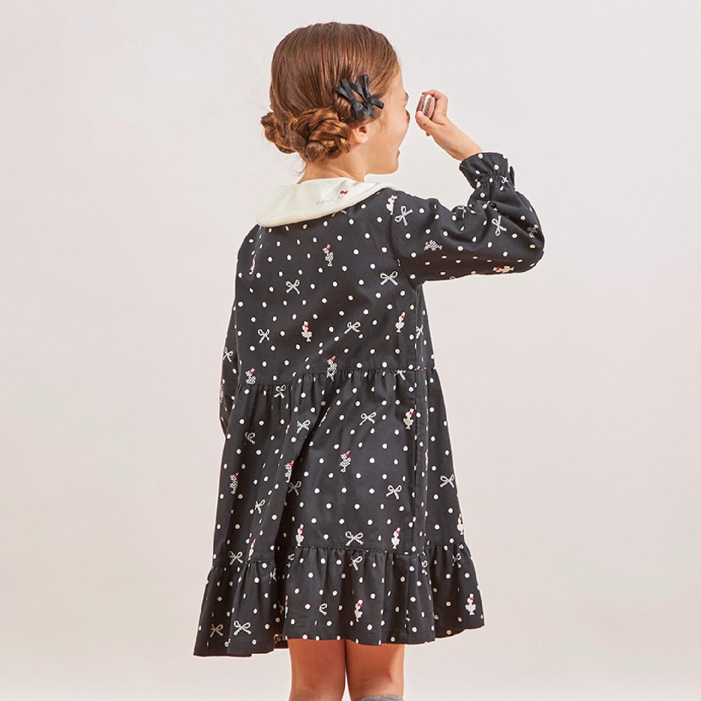 波點蝴蝶結圖案法蘭絨連衣裙【帶披肩】