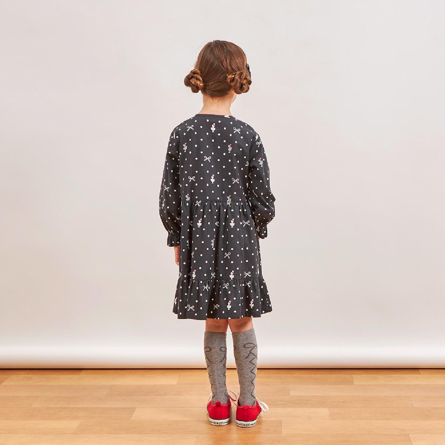 波點蝴蝶結圖案法蘭絨連衣裙【帶披肩】