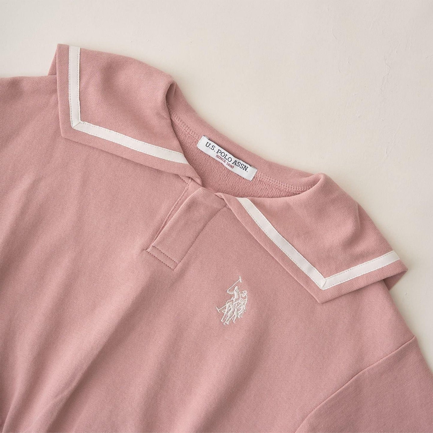 【U.S.POLO ASSN.】單點刺繡翻領衛衣