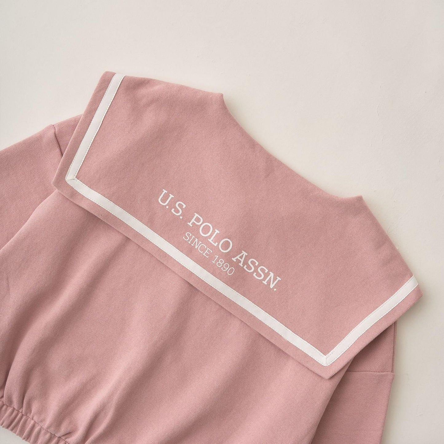 【U.S.POLO ASSN.】單點刺繡翻領衛衣