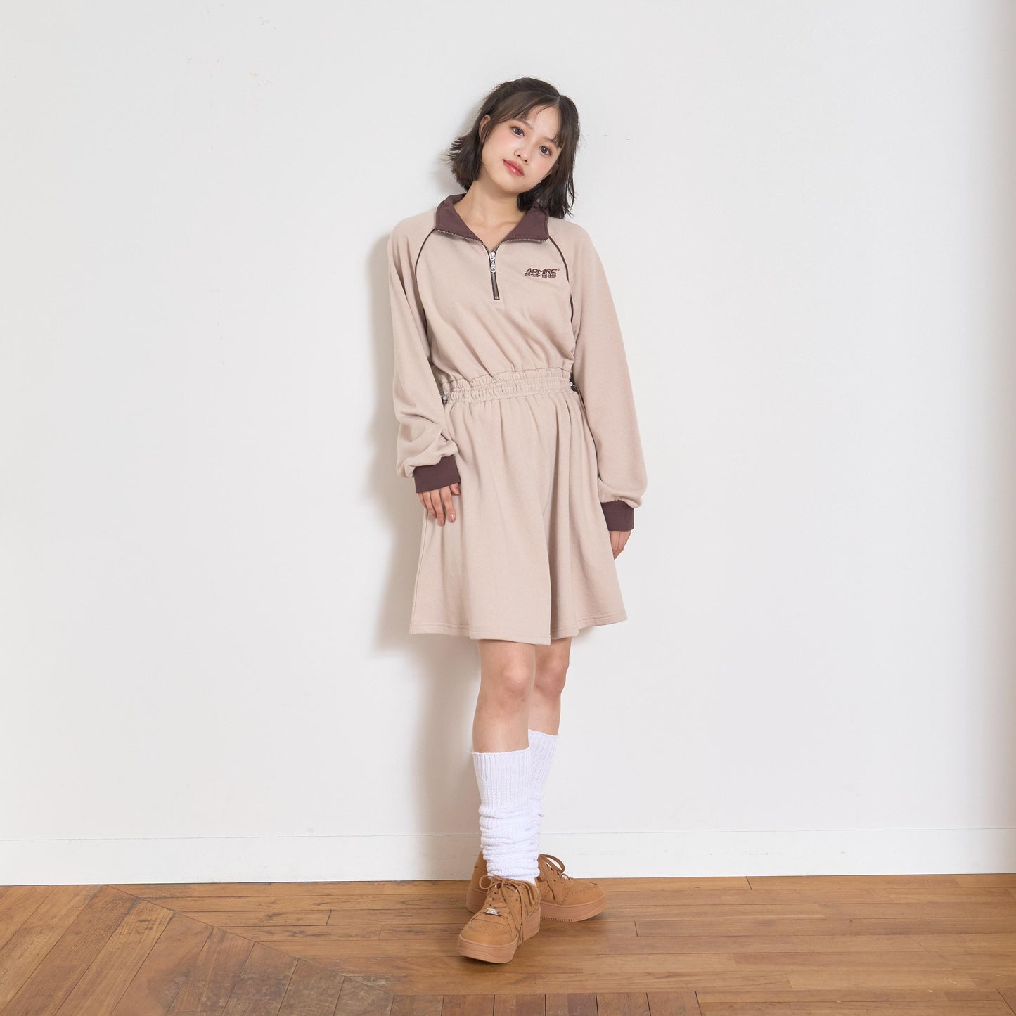 長袖運動連衣裙