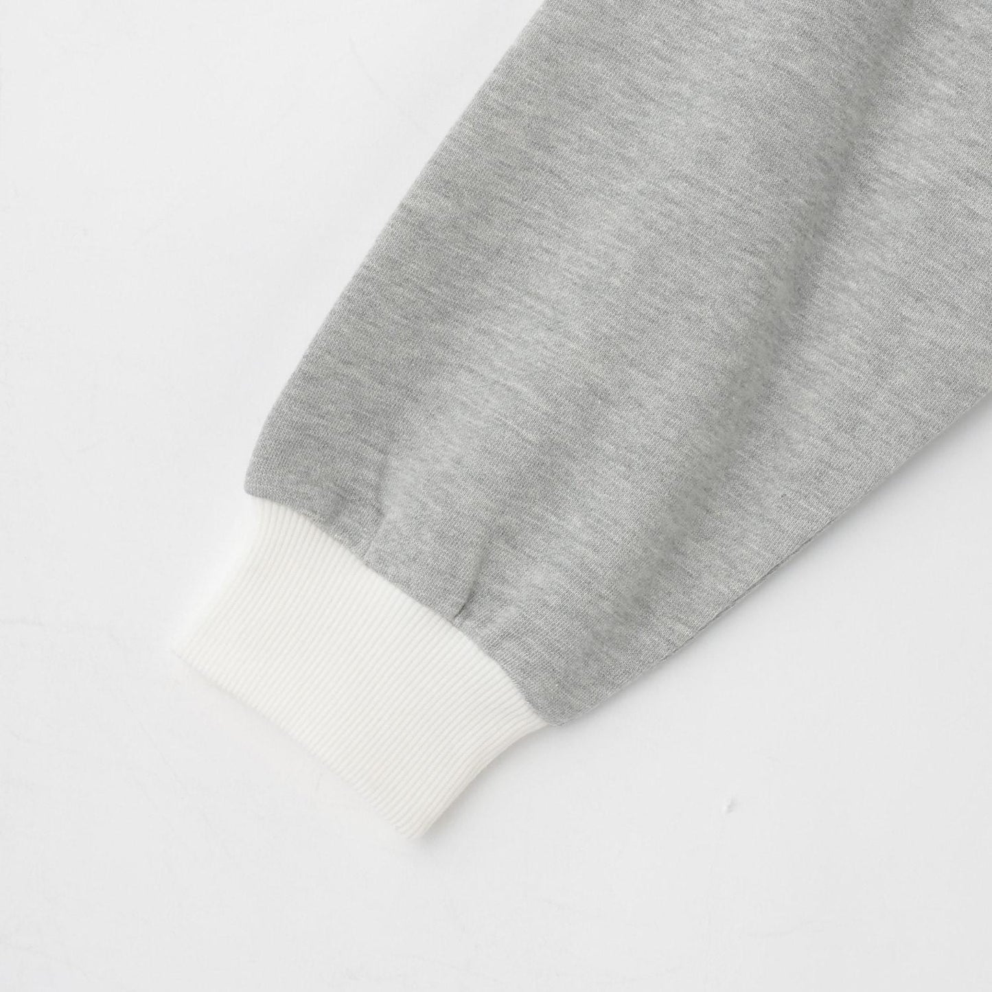 長袖運動連衣裙