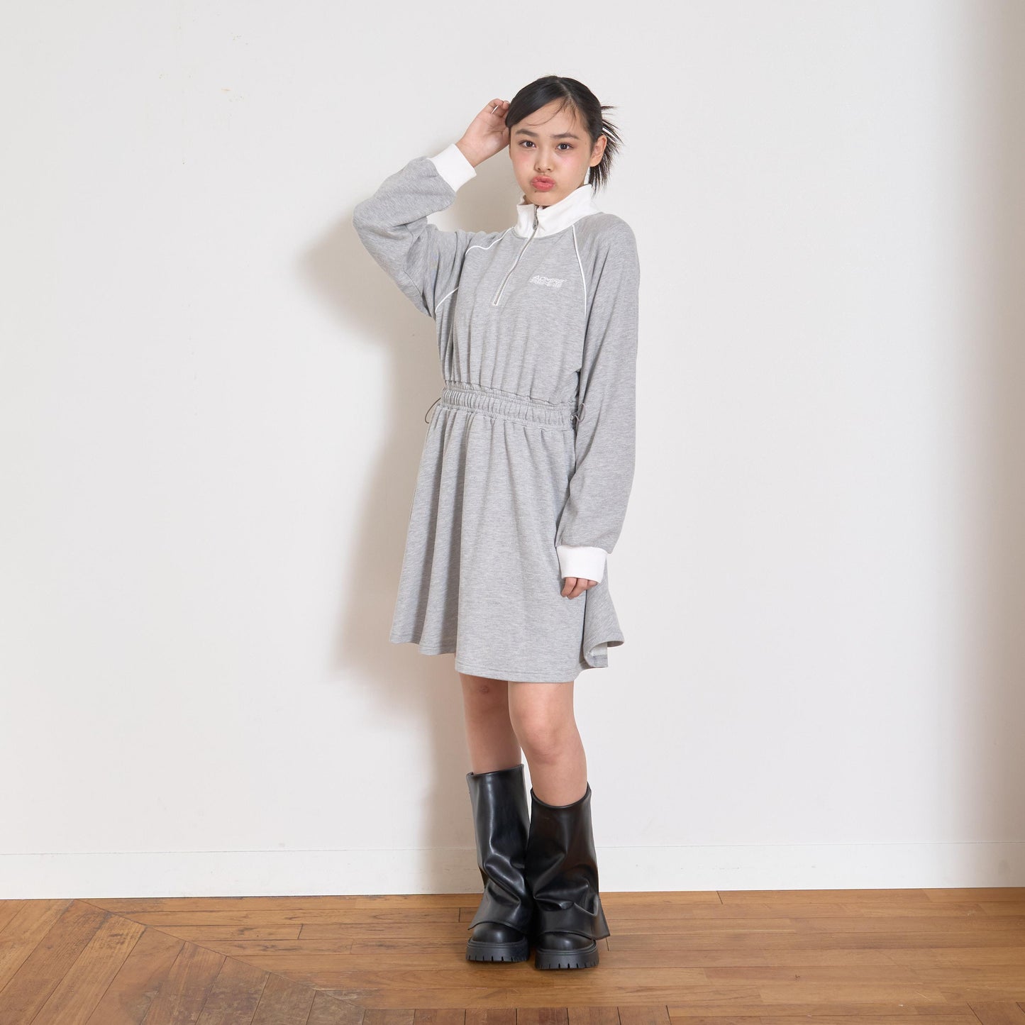 長袖運動連衣裙