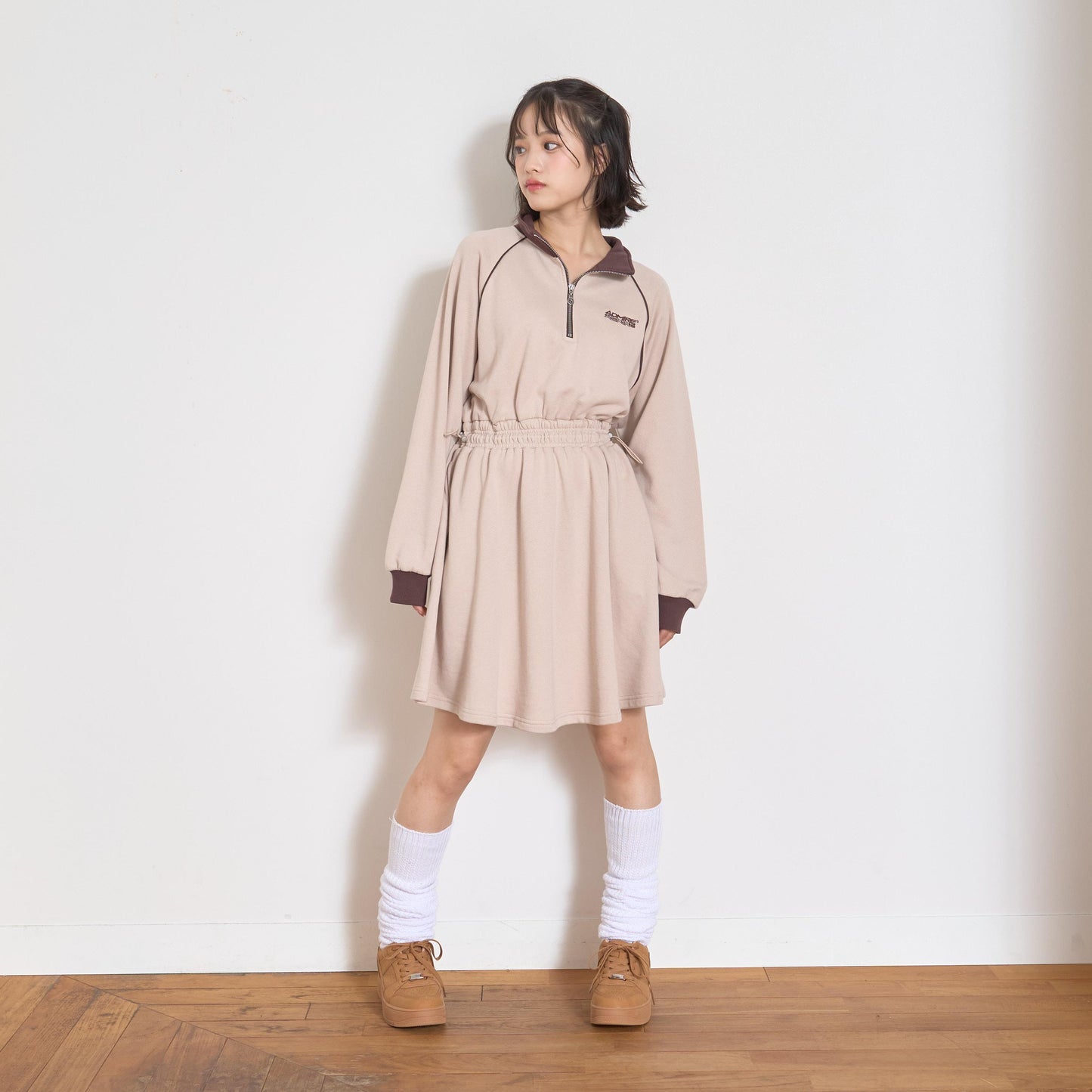 長袖運動連衣裙