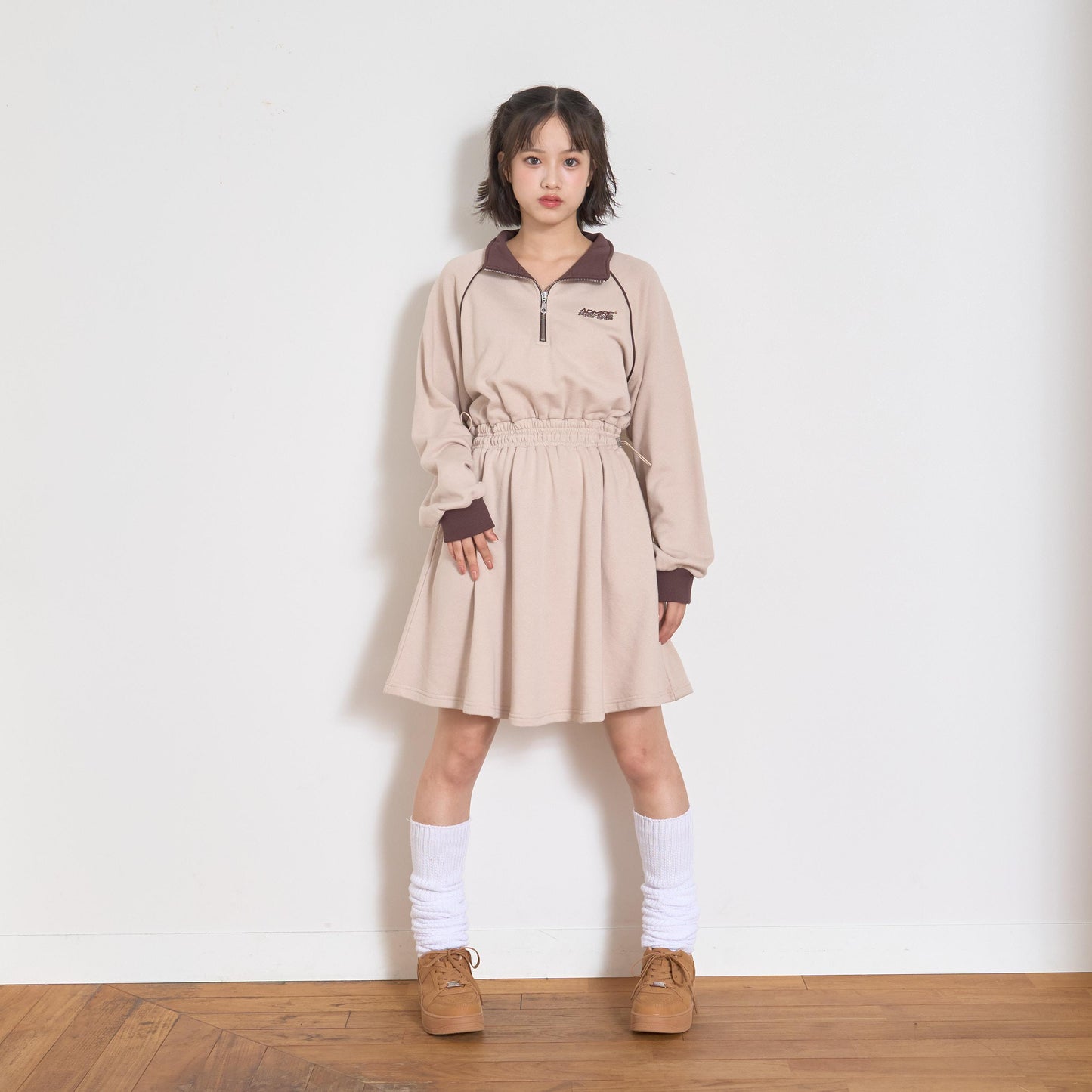 長袖運動連衣裙