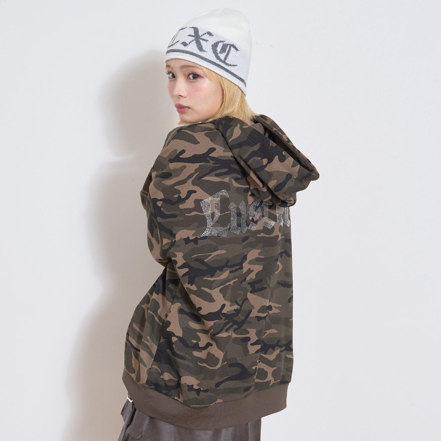 【LTXC】後背水鑽寬鬆連帽衛衣