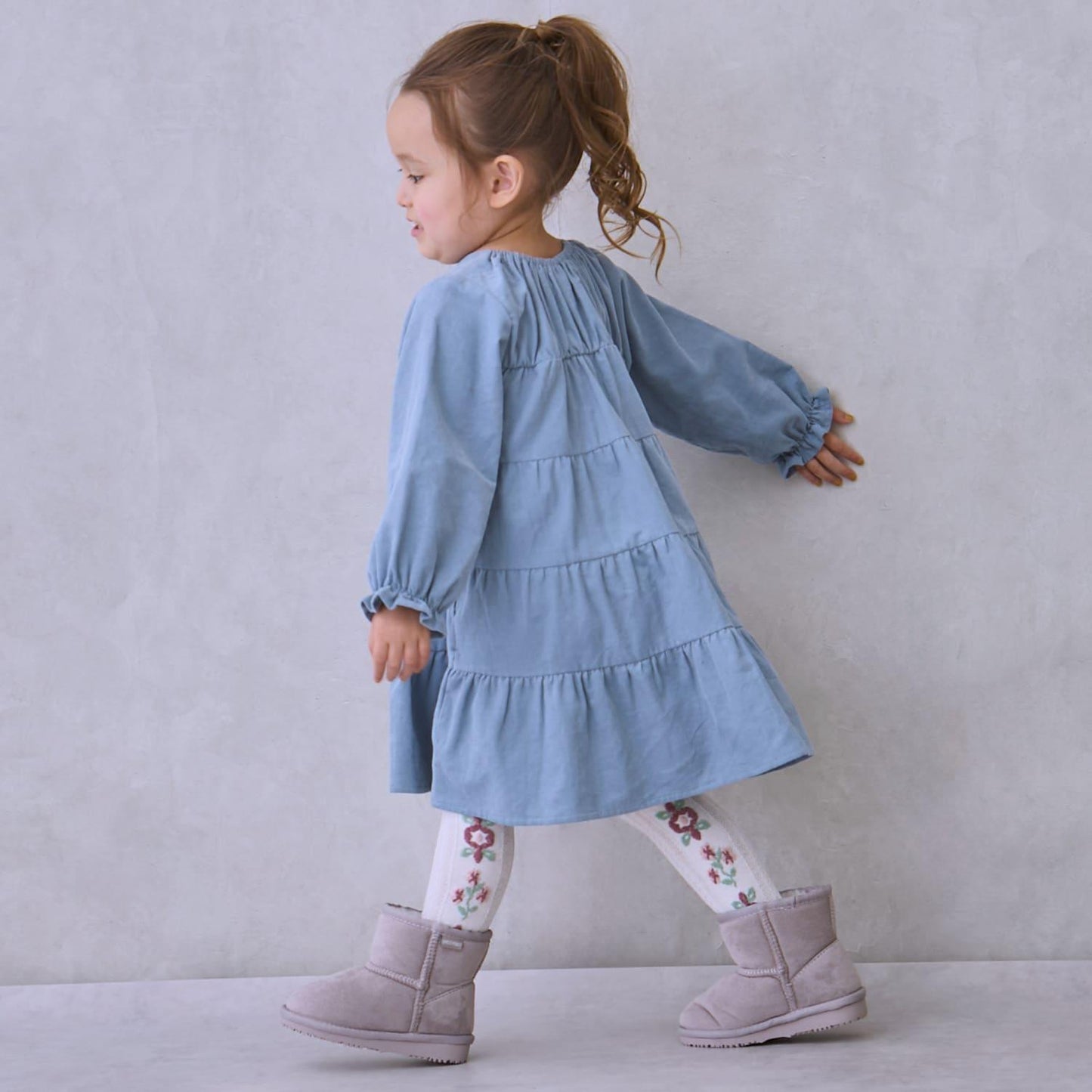 燈芯絨層疊連衣裙