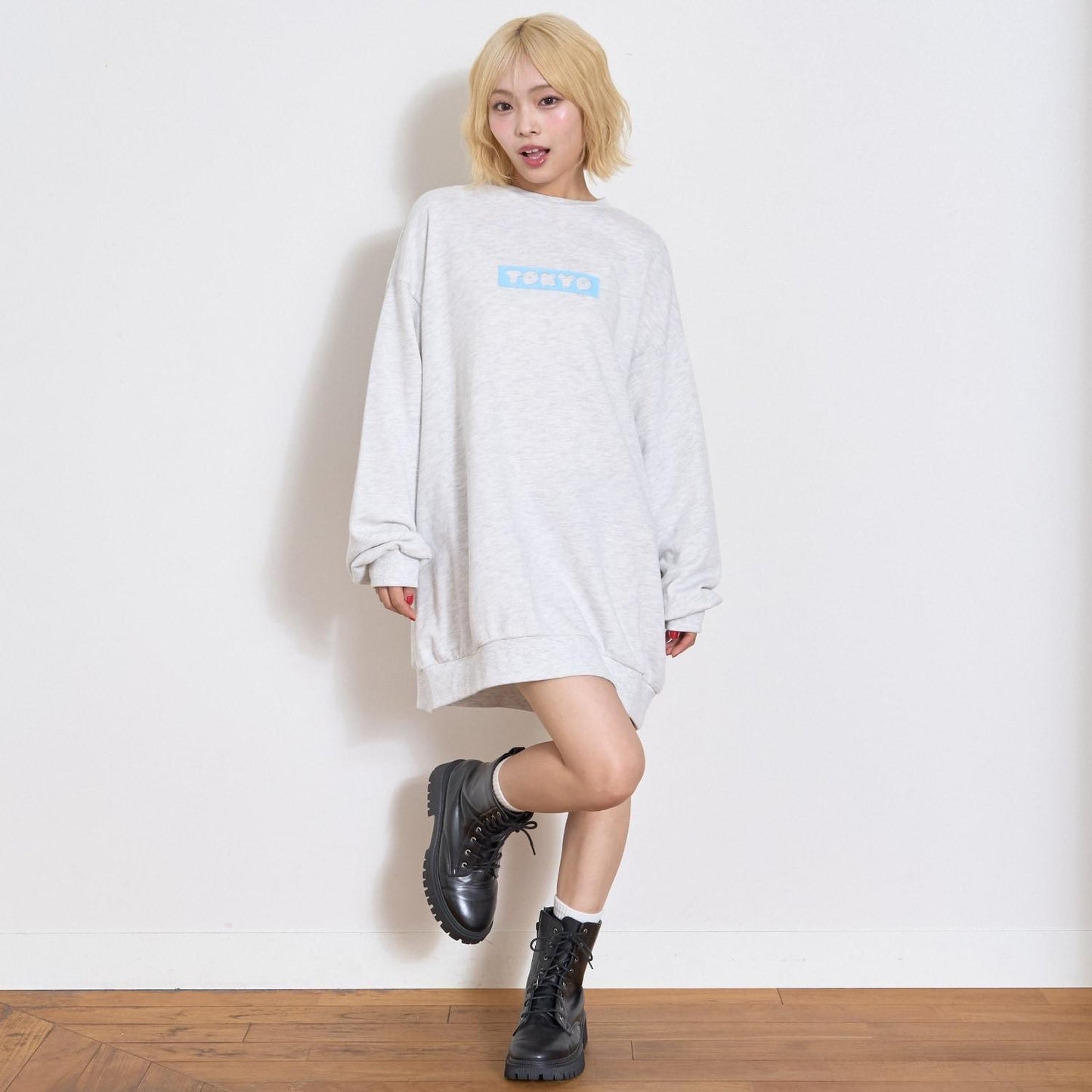 背面印花連衣裙