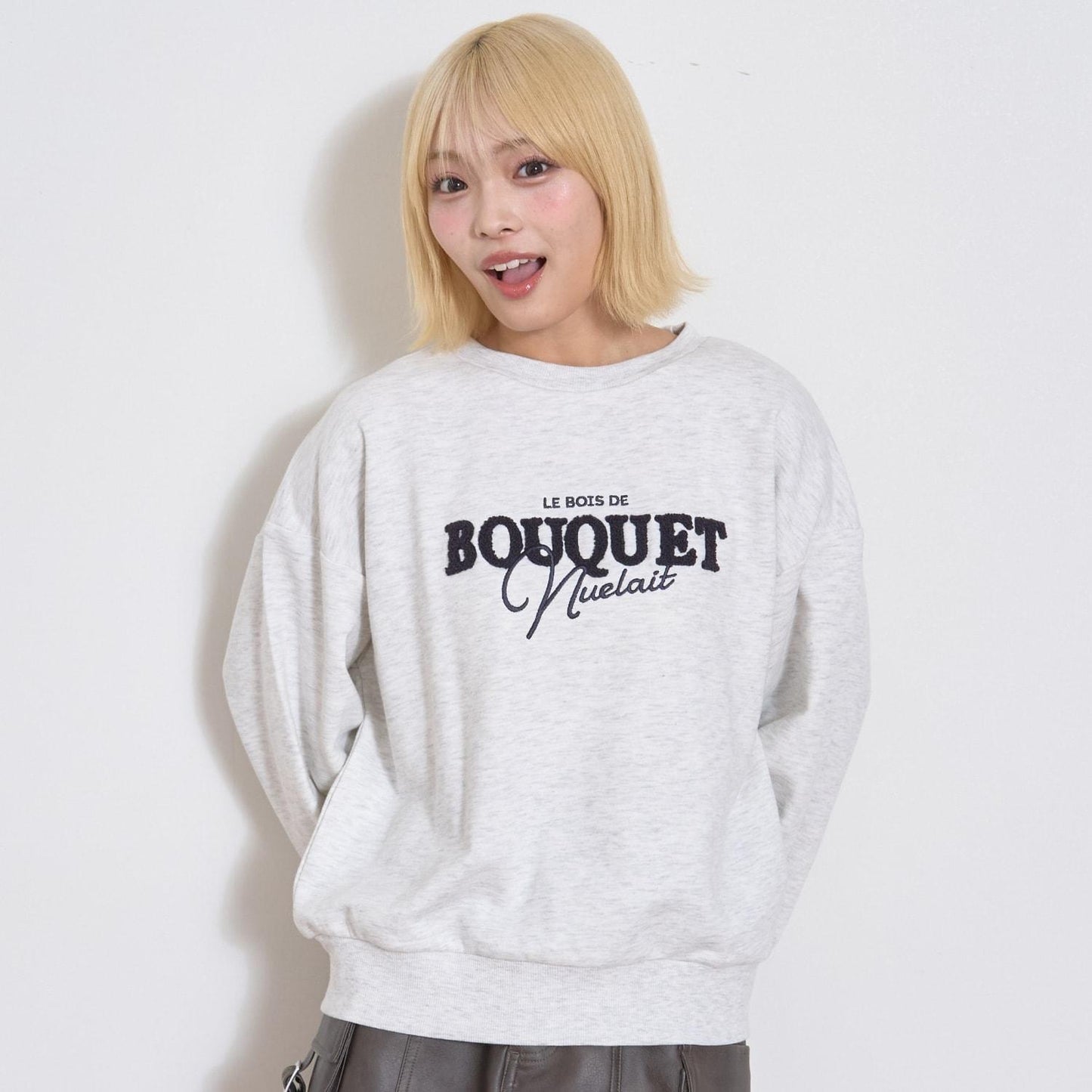 【秒可愛上衣】logo刺繡基礎款衛衣