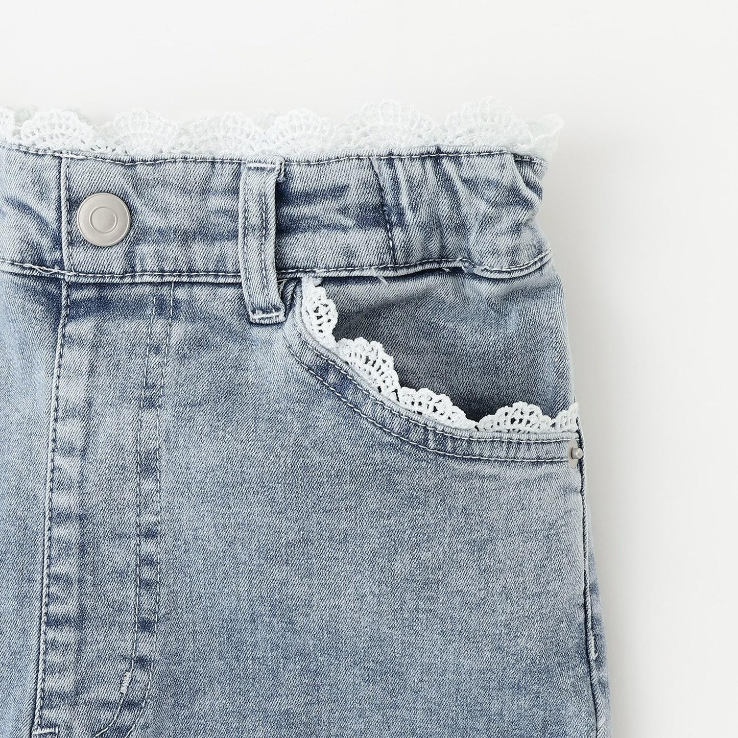 蕾絲拼接牛仔褲