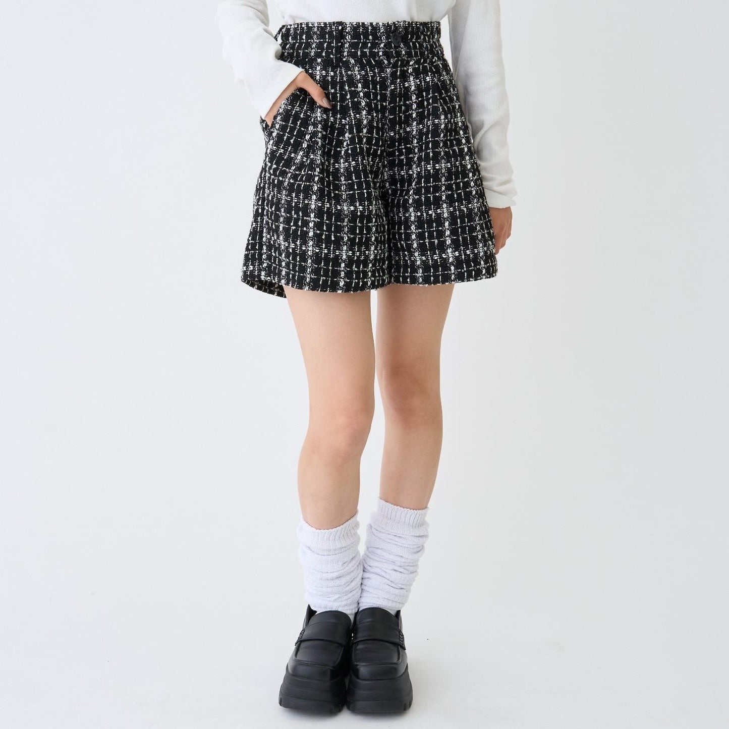 時尚顯瘦假日粗花呢短褲