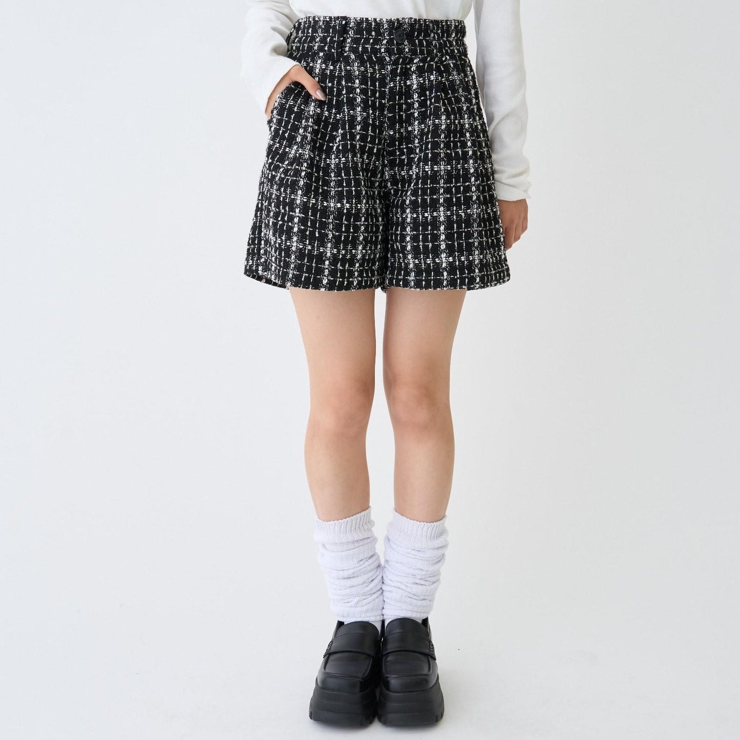 時尚顯瘦假日粗花呢短褲