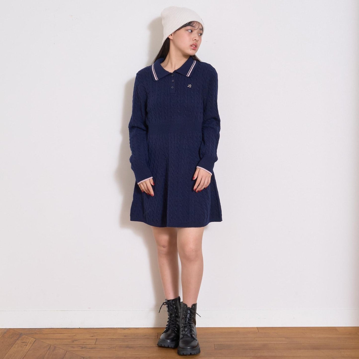 修身顯瘦針織翻領連衣裙