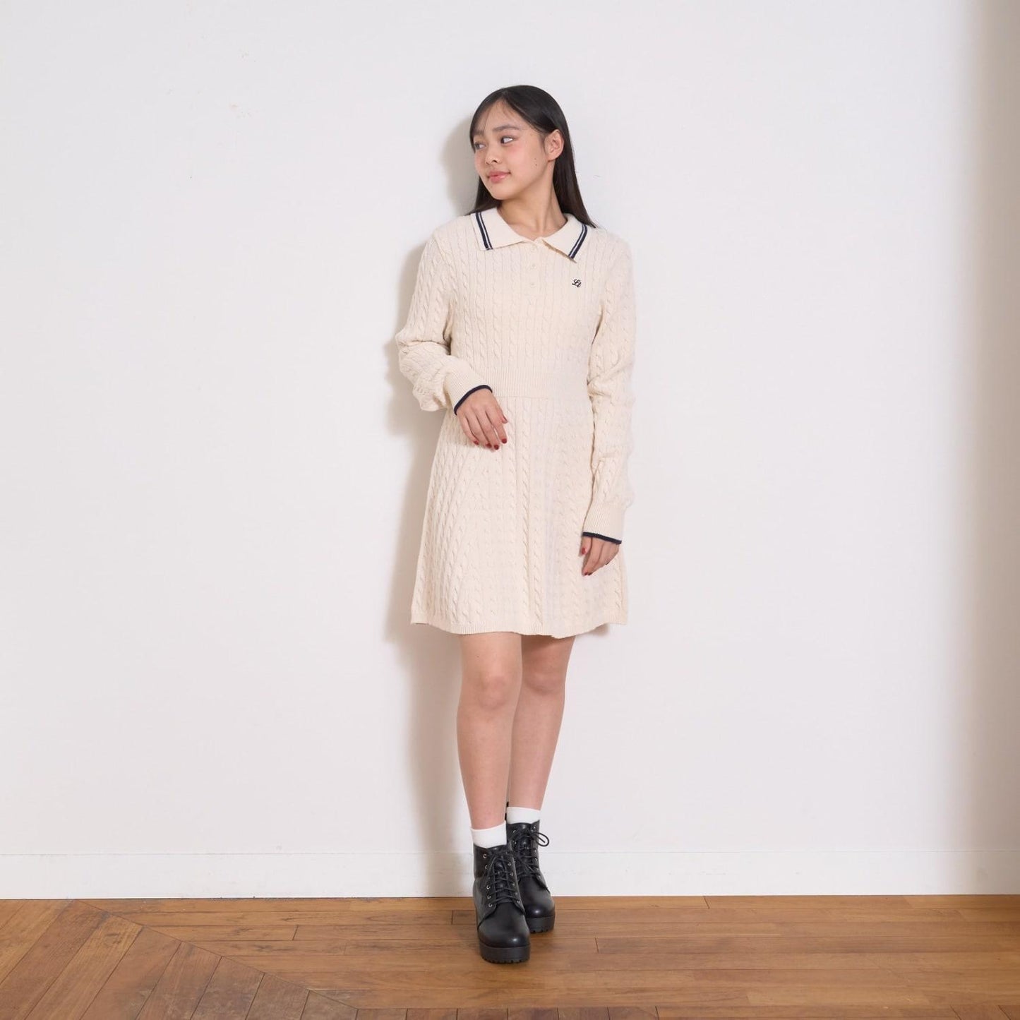 修身顯瘦針織翻領連衣裙