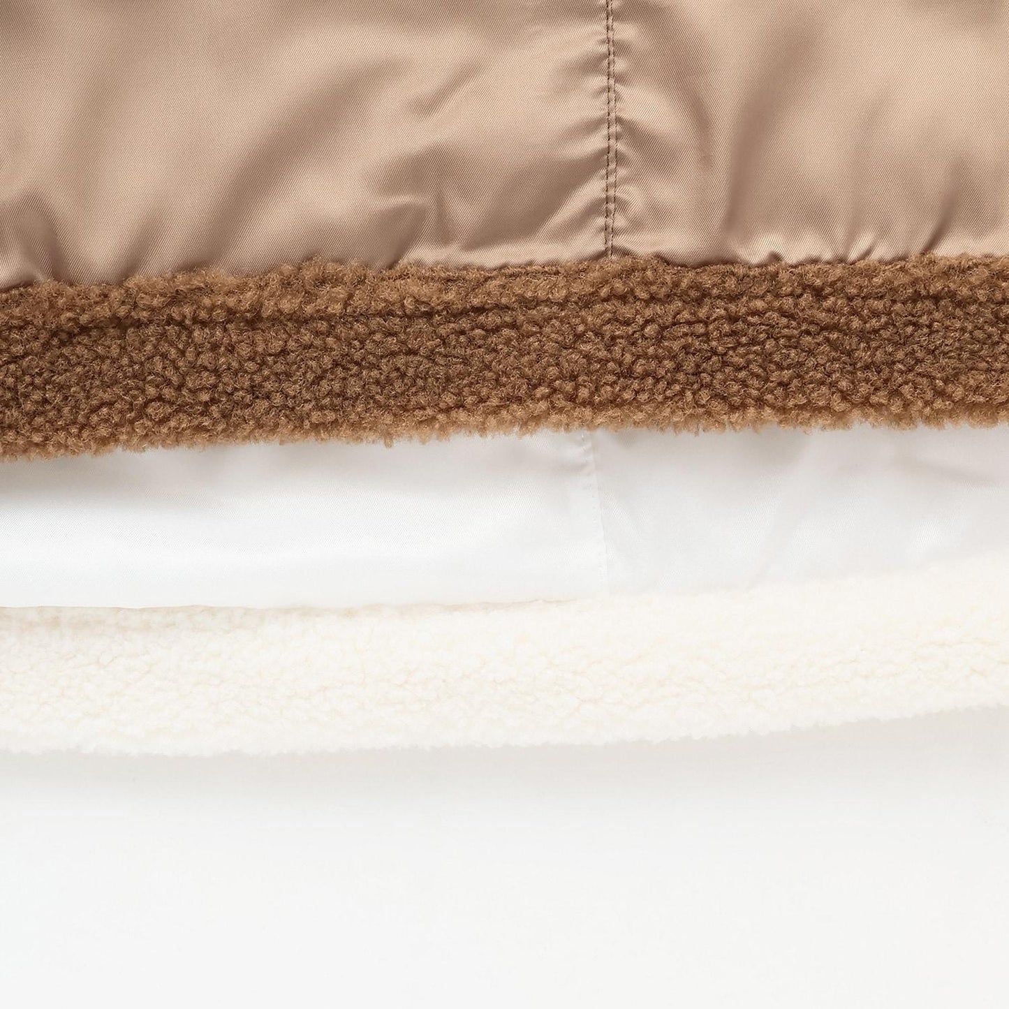 環扣短款羊羔絨粗呢大衣