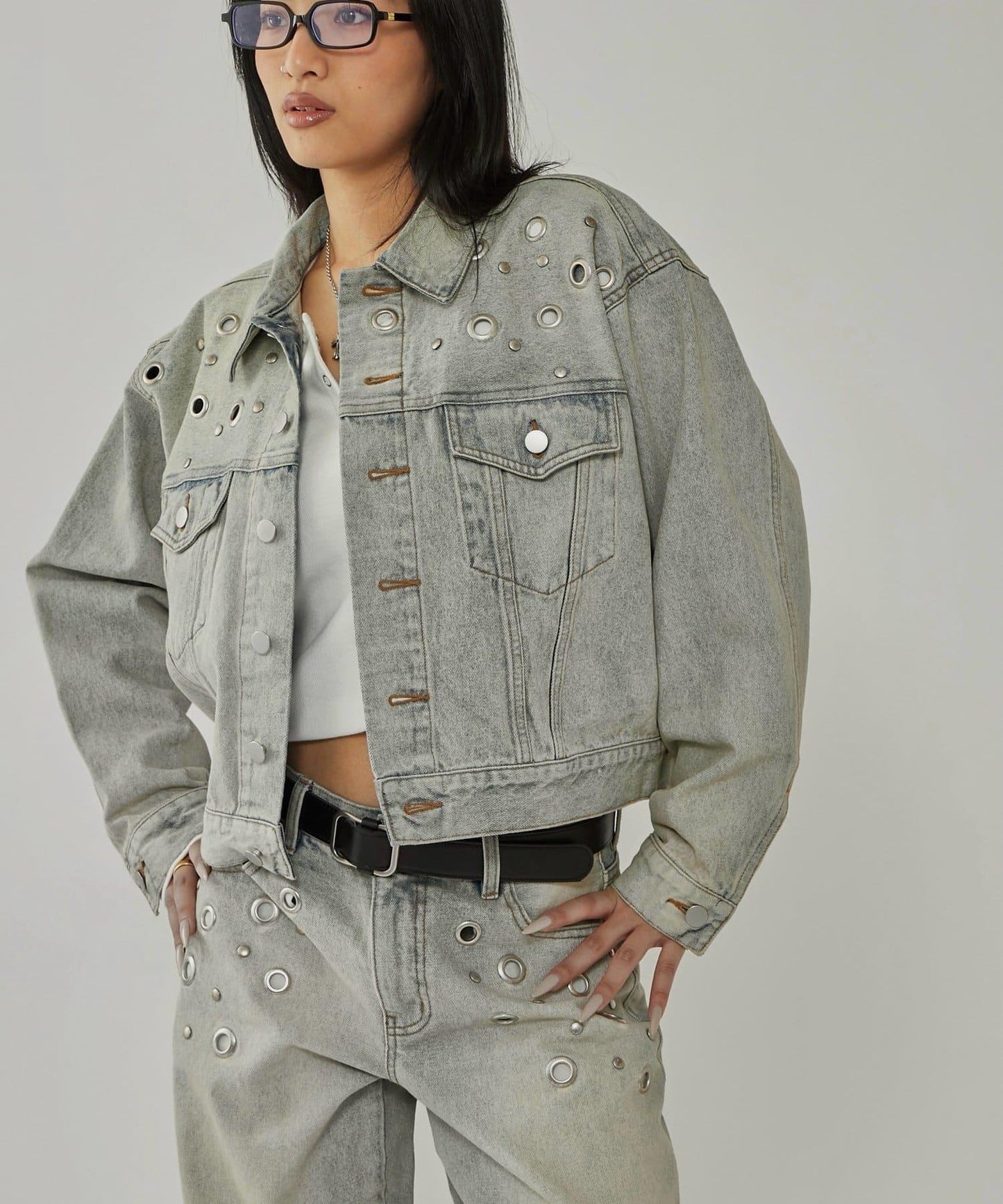 金屬孔眼牛仔夾克