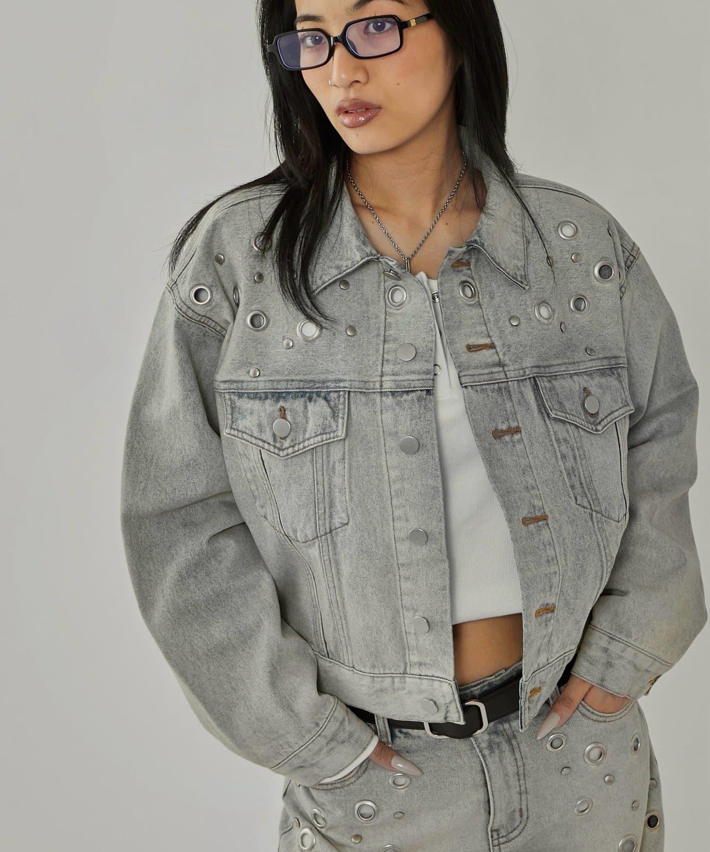 金屬孔眼牛仔夾克