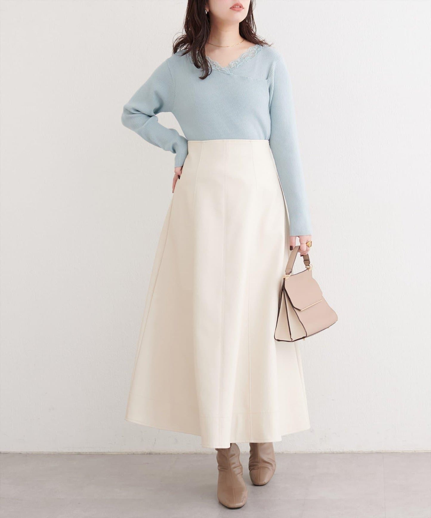 不對稱蕾絲領口羅紋針織套頭衫