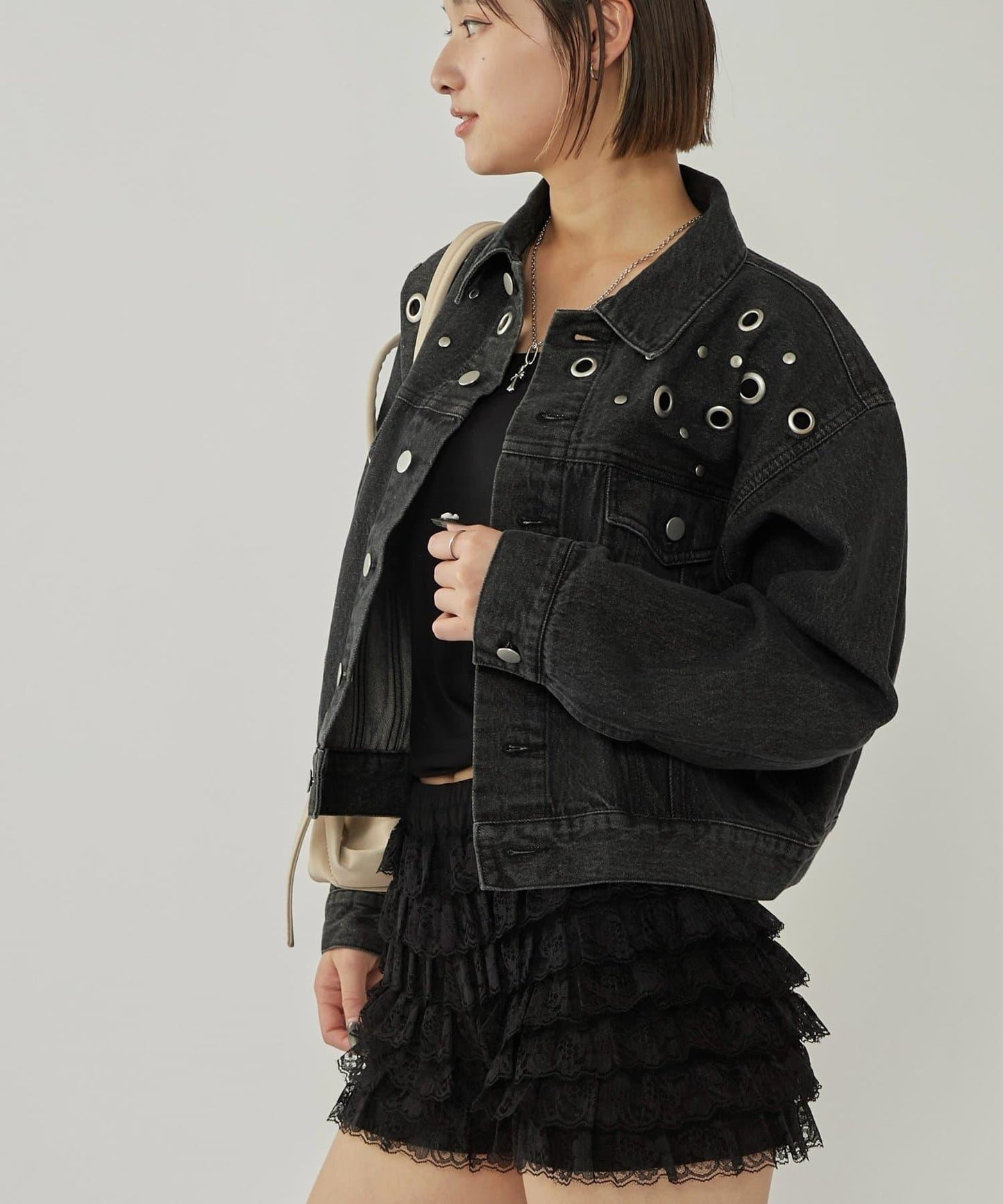 金屬孔眼牛仔夾克