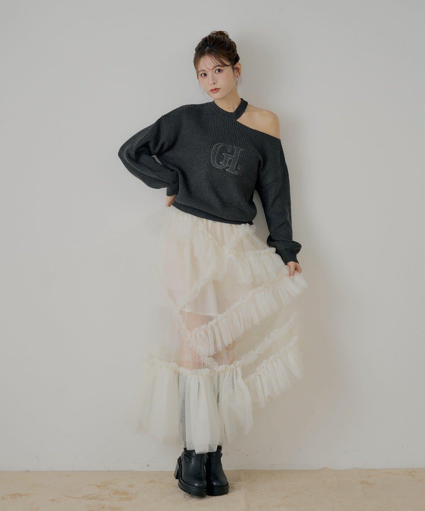 肩部開叉一字肩針織衫