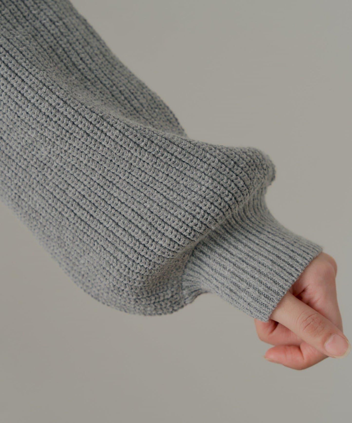 肩部開叉一字肩針織衫