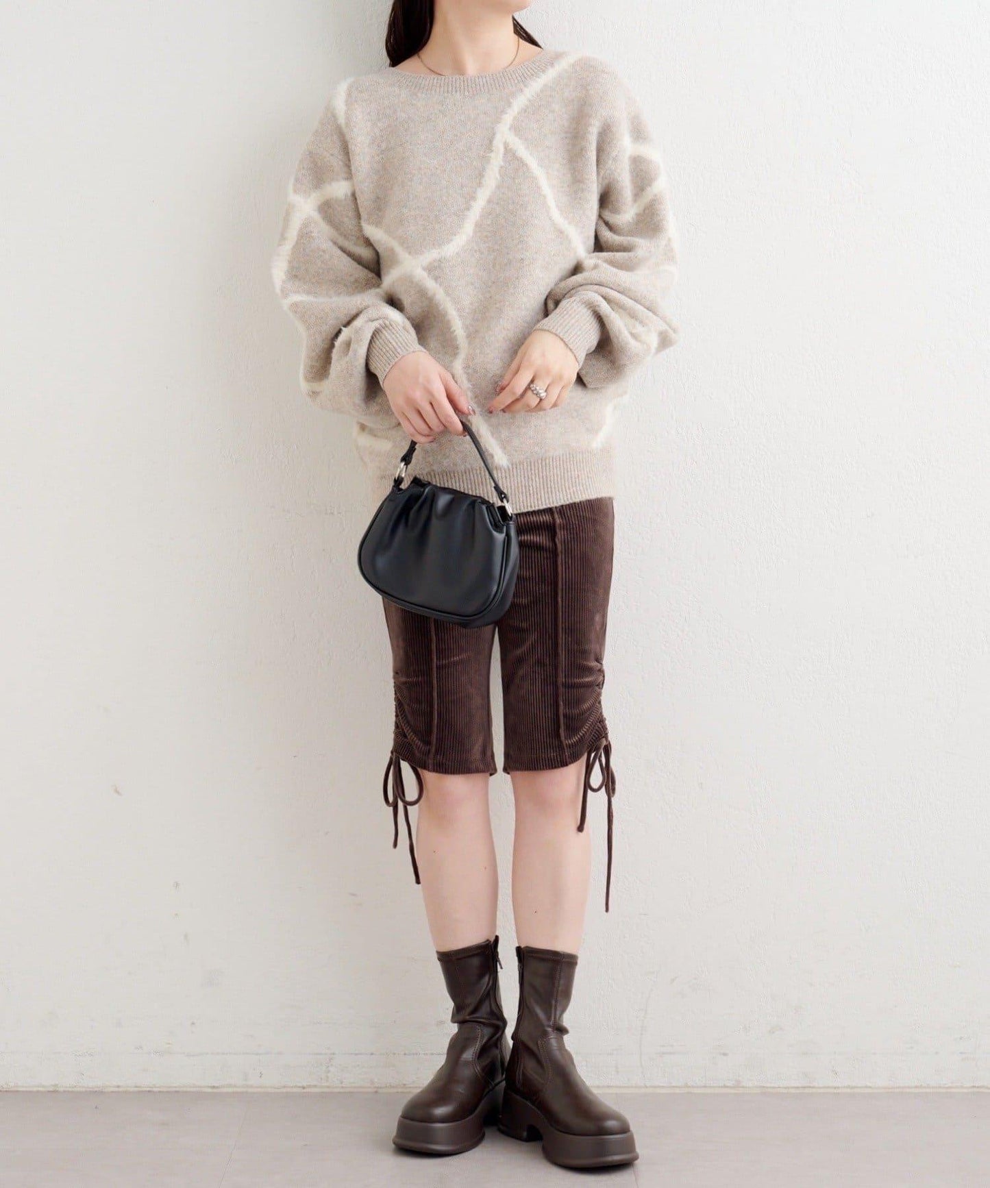 B 長毛線條針織套頭衫