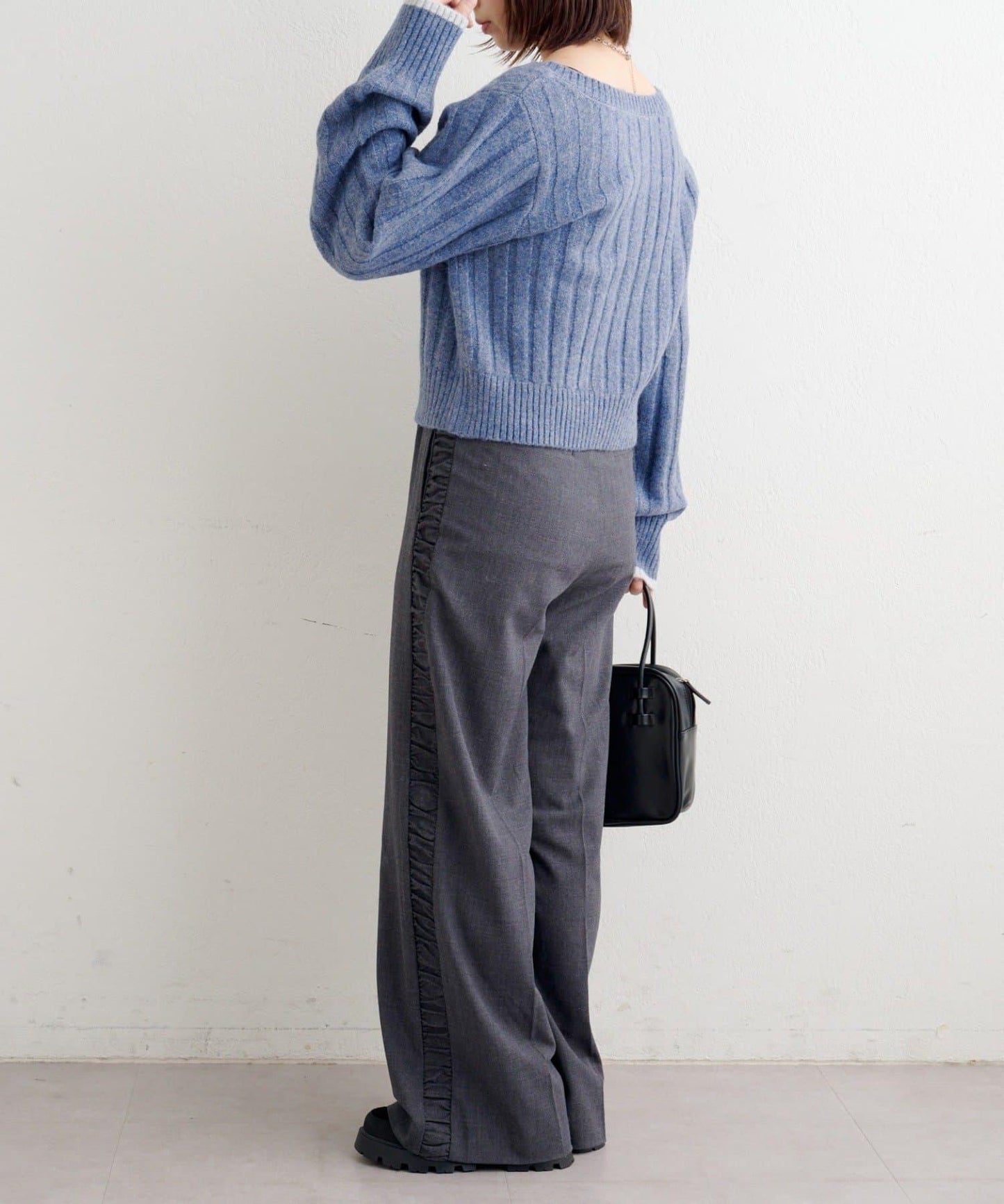 B 寬鬆羅紋針織套頭衫