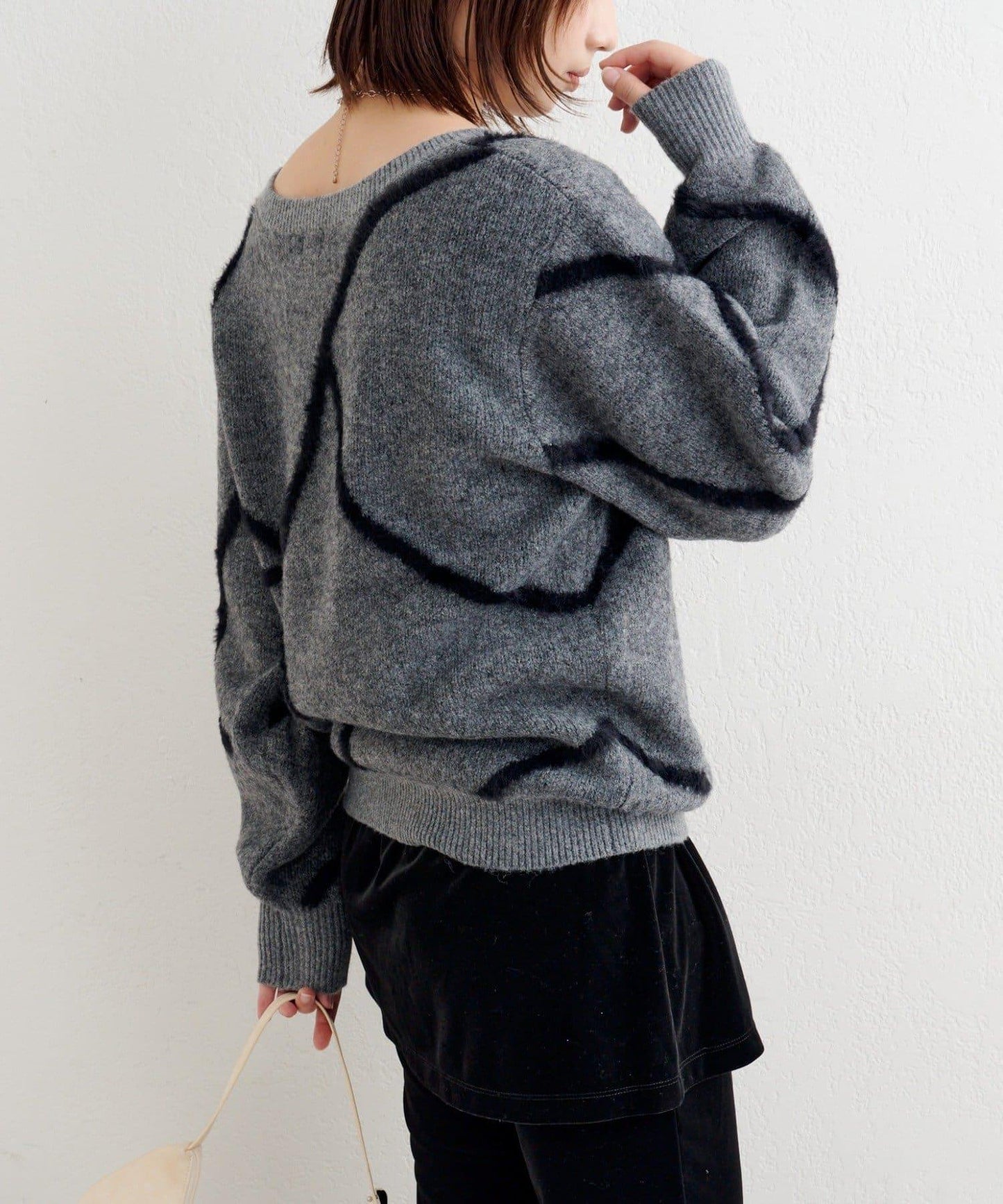 B 長毛線條針織套頭衫