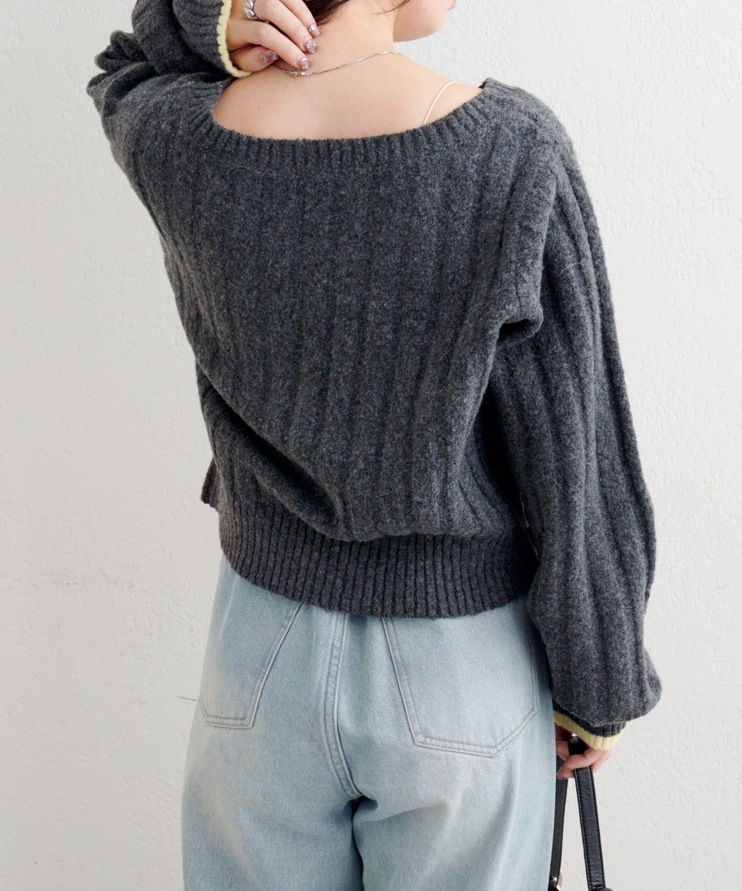 B 寬鬆羅紋針織套頭衫