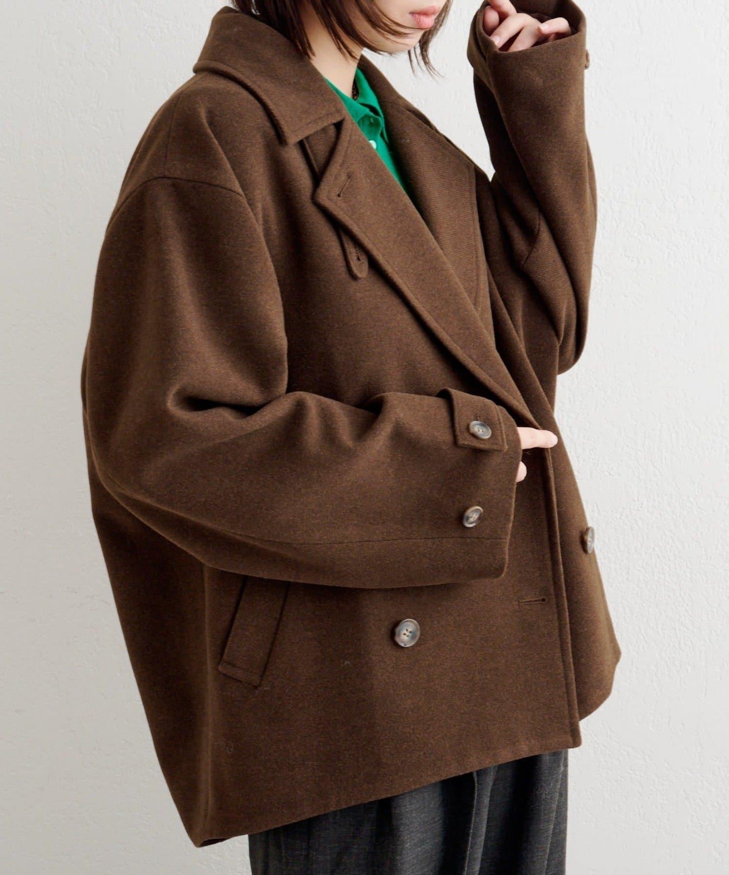 B 繭型西裝領大衣