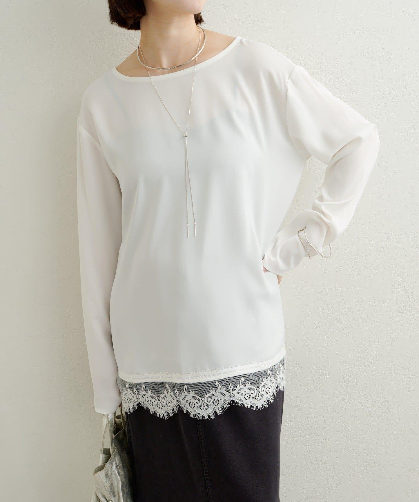下襬蕾絲T恤衫