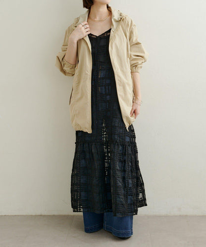 蕾絲吊帶連衣裙