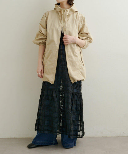 蕾絲吊帶連衣裙