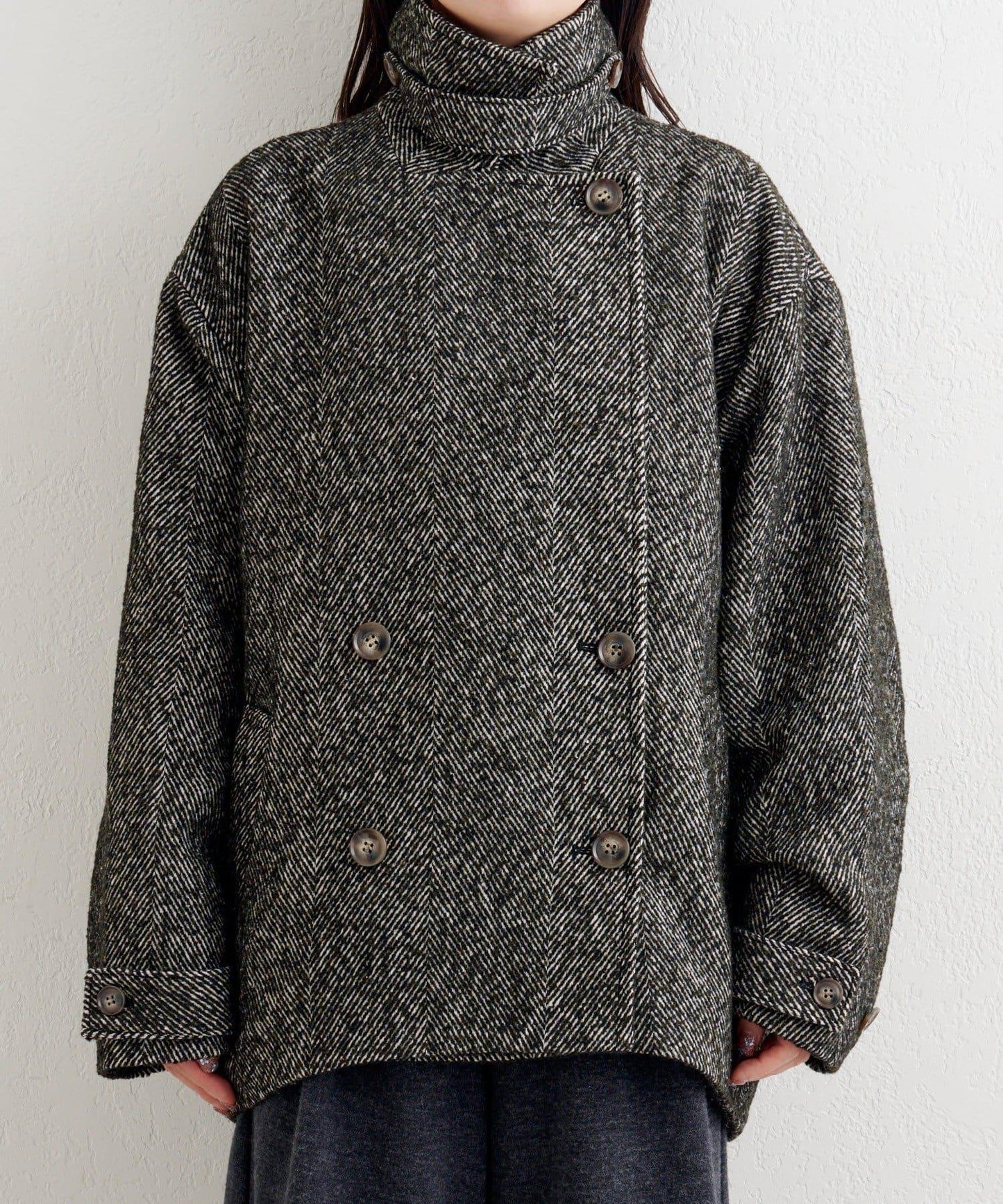 B 繭型西裝領大衣