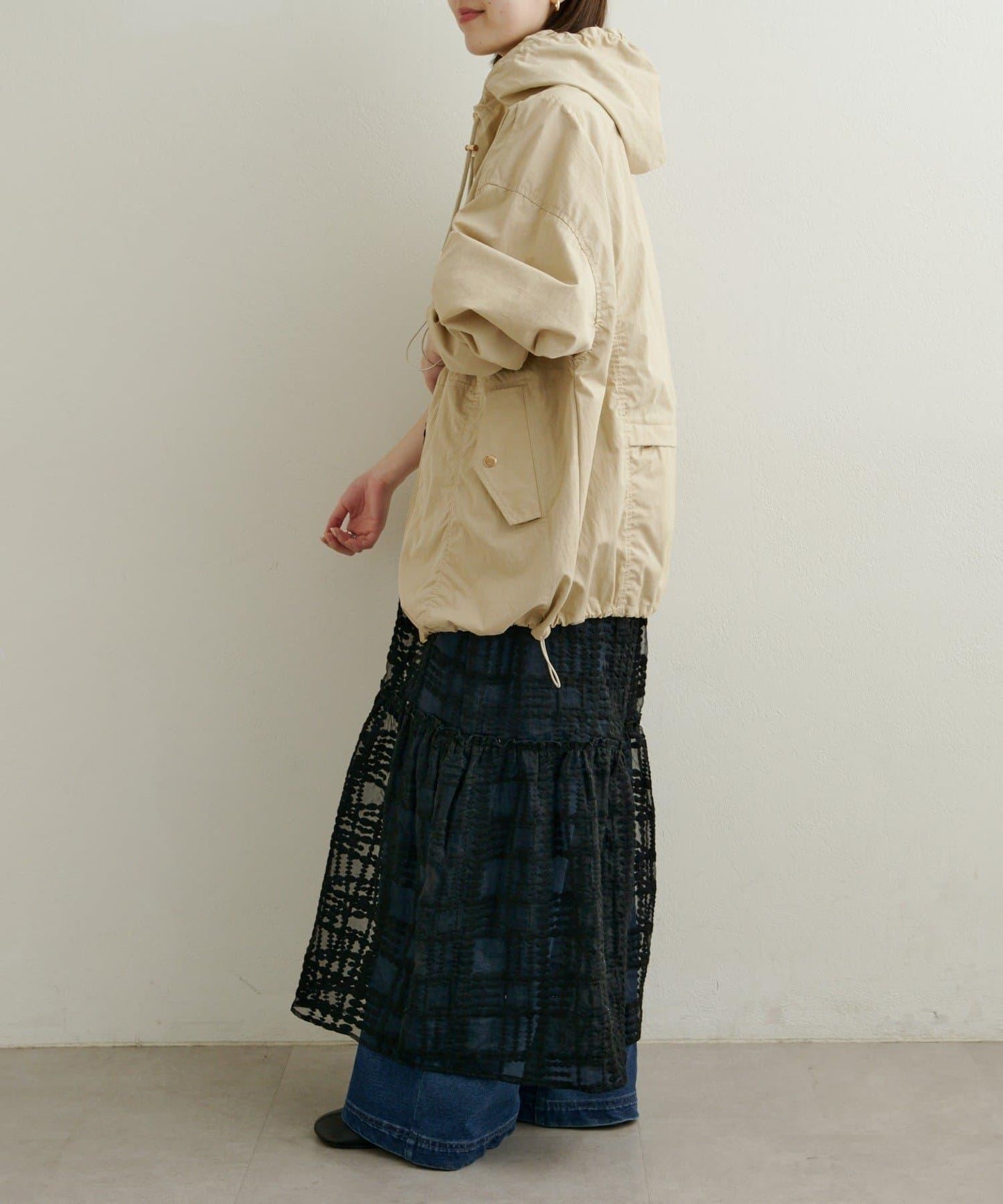 蕾絲吊帶連衣裙