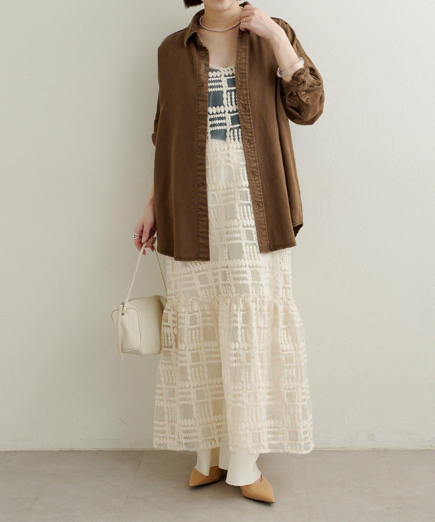 蕾絲吊帶連衣裙