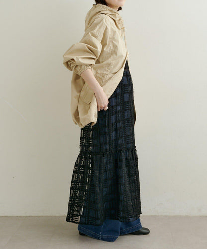 蕾絲吊帶連衣裙