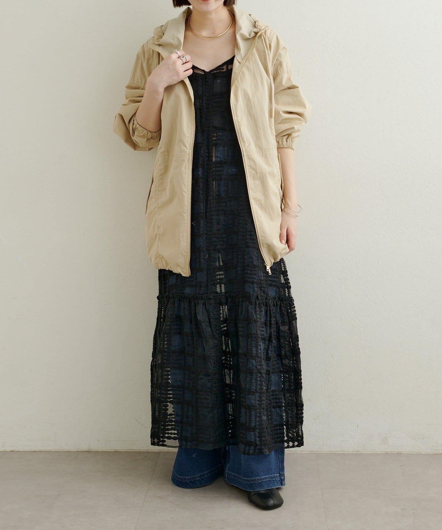 蕾絲吊帶連衣裙