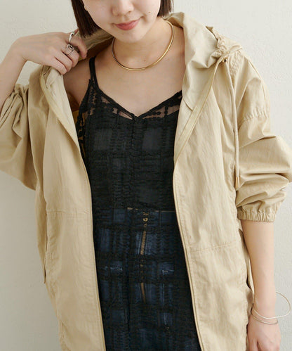 蕾絲吊帶連衣裙