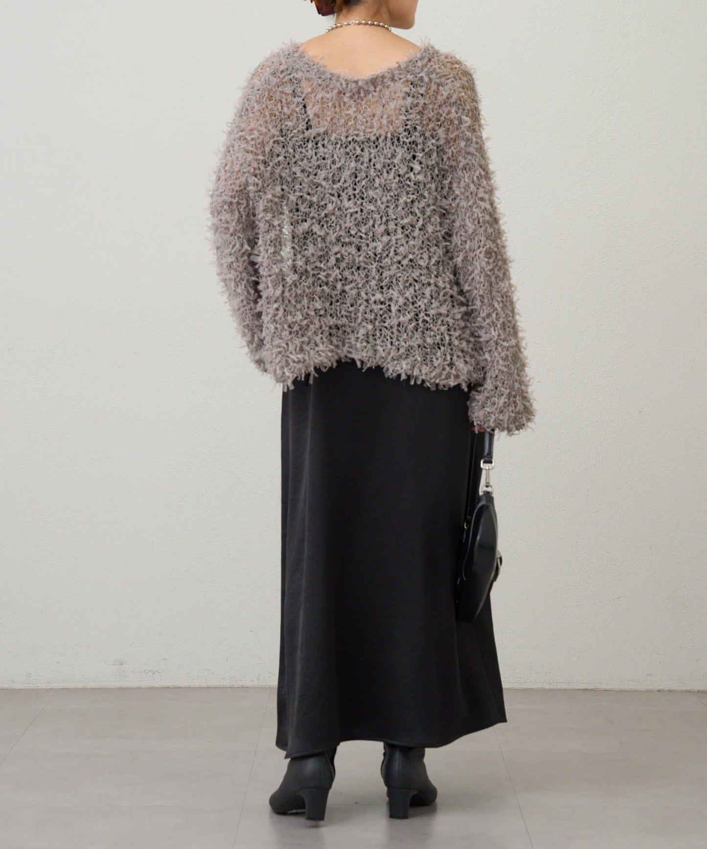 緞面吊帶連衣裙