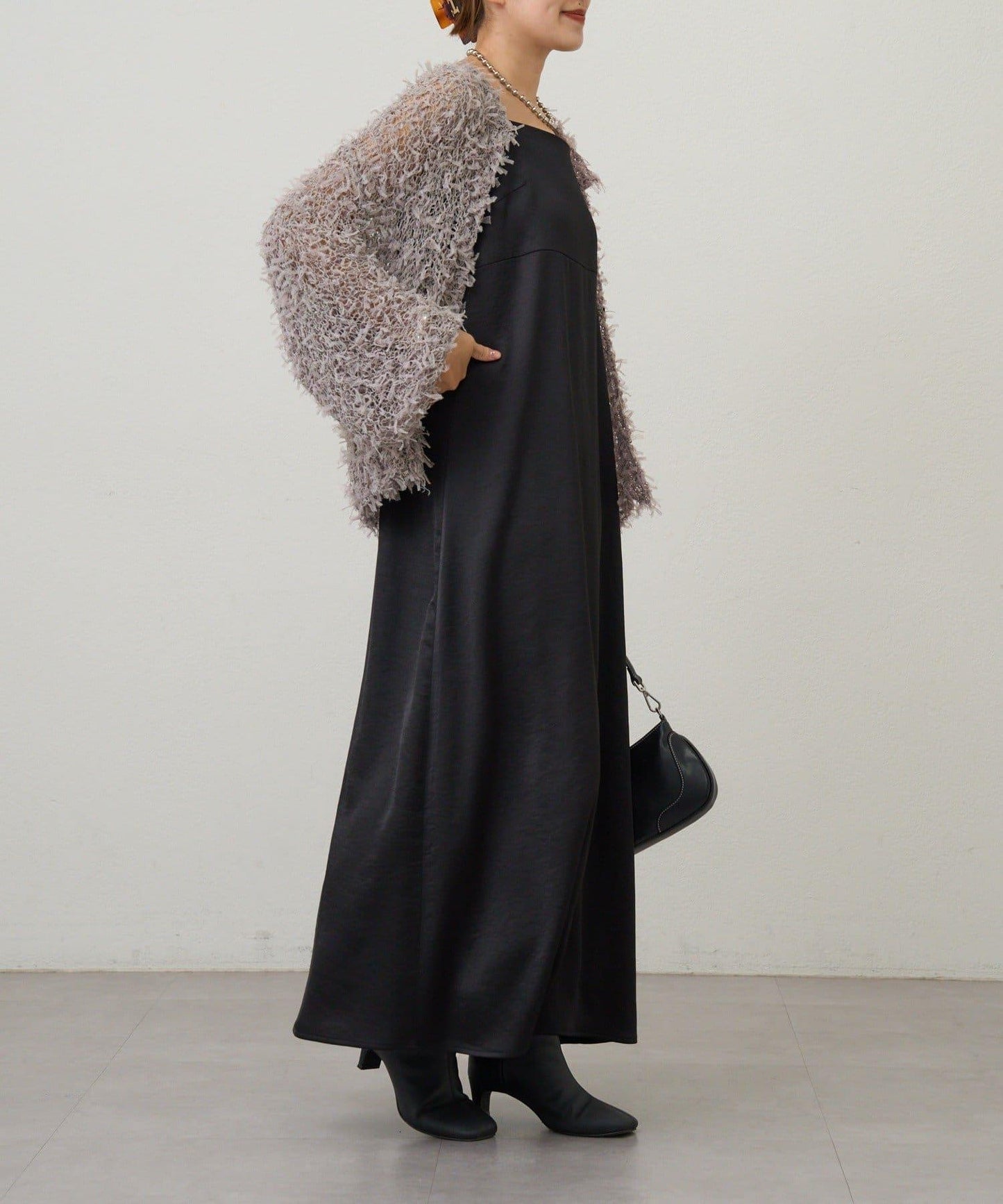 緞面吊帶連衣裙