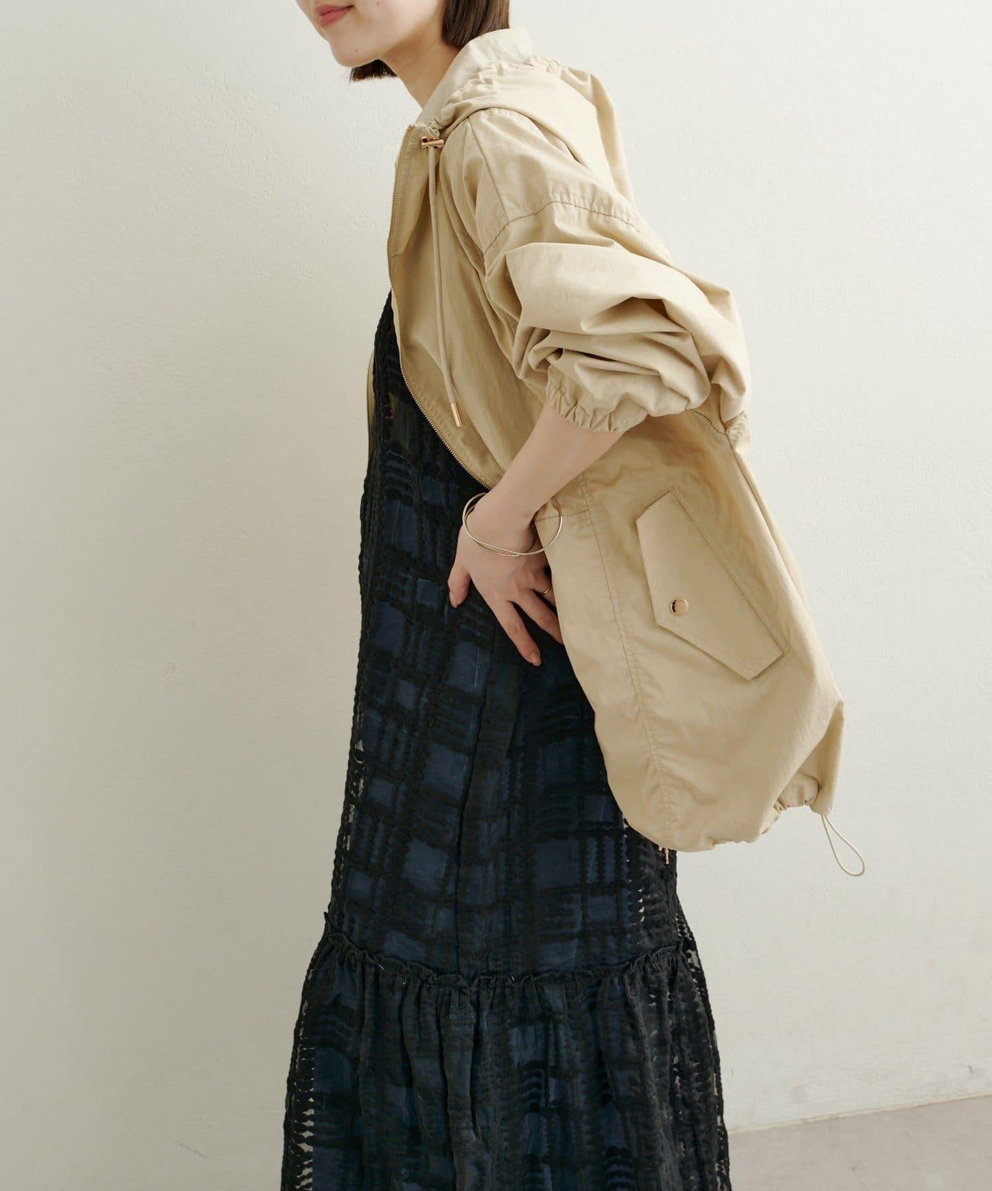 蕾絲吊帶連衣裙