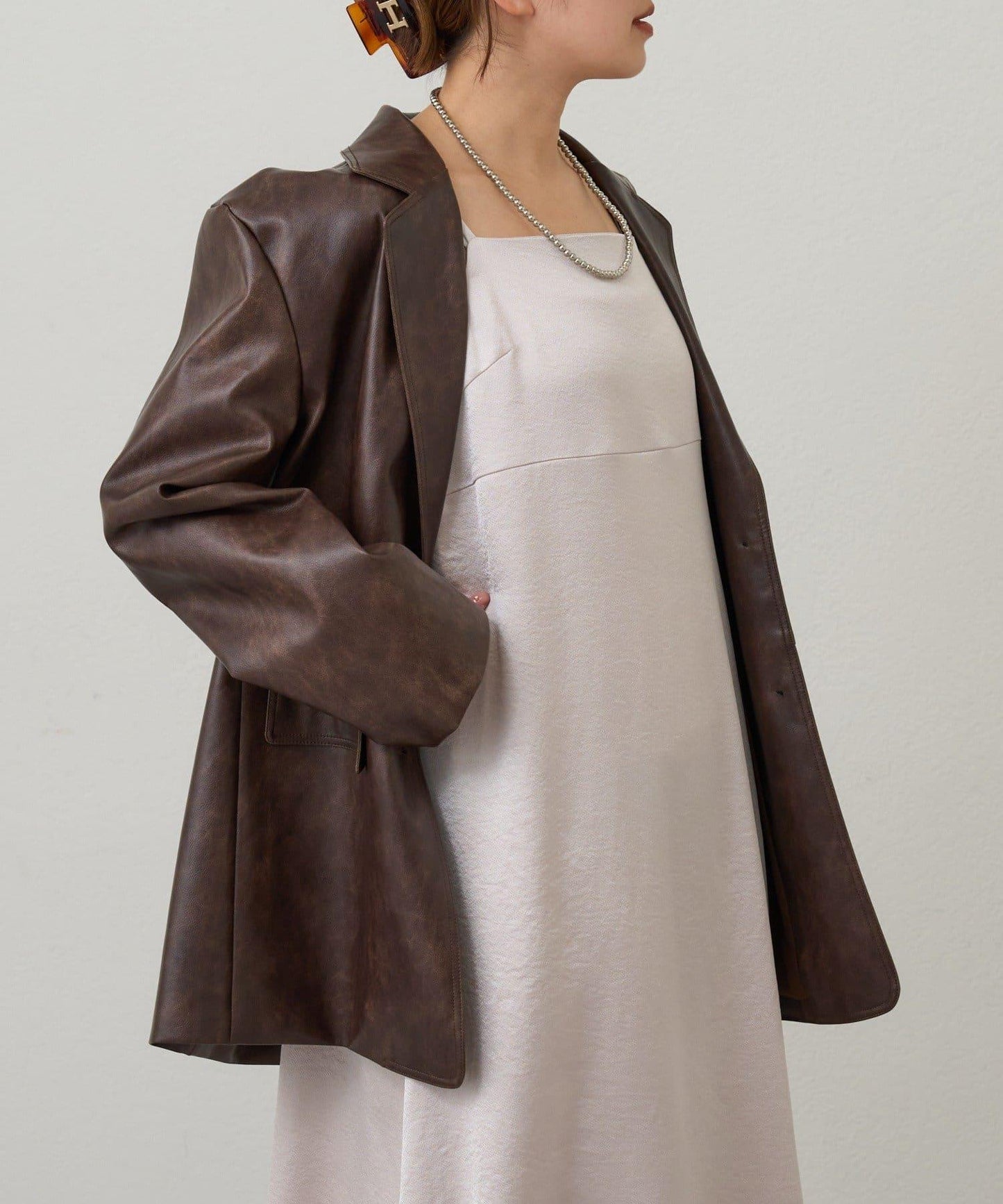 緞面吊帶連衣裙