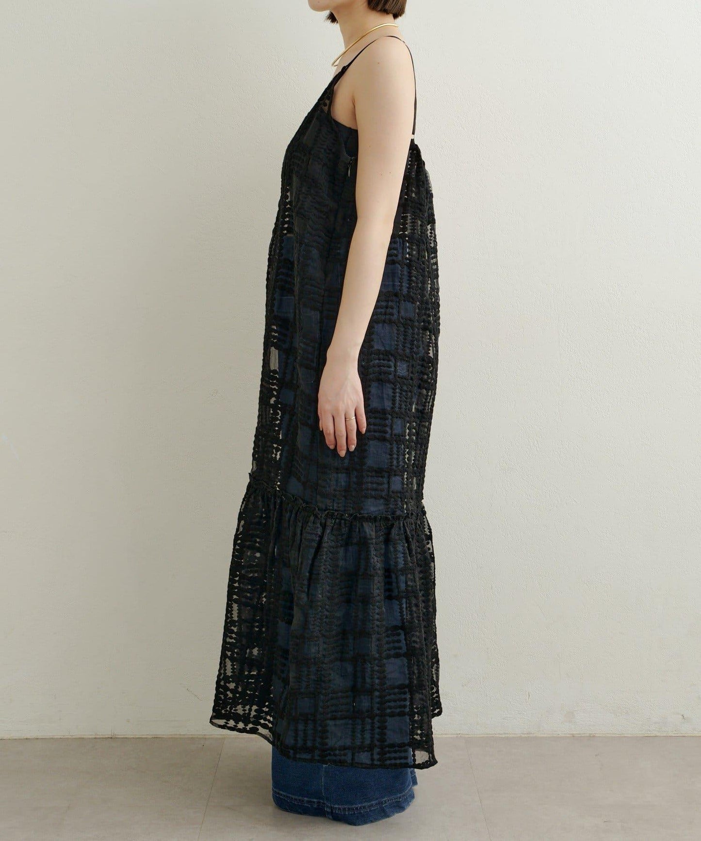 蕾絲吊帶連衣裙