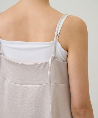 緞面吊帶連衣裙