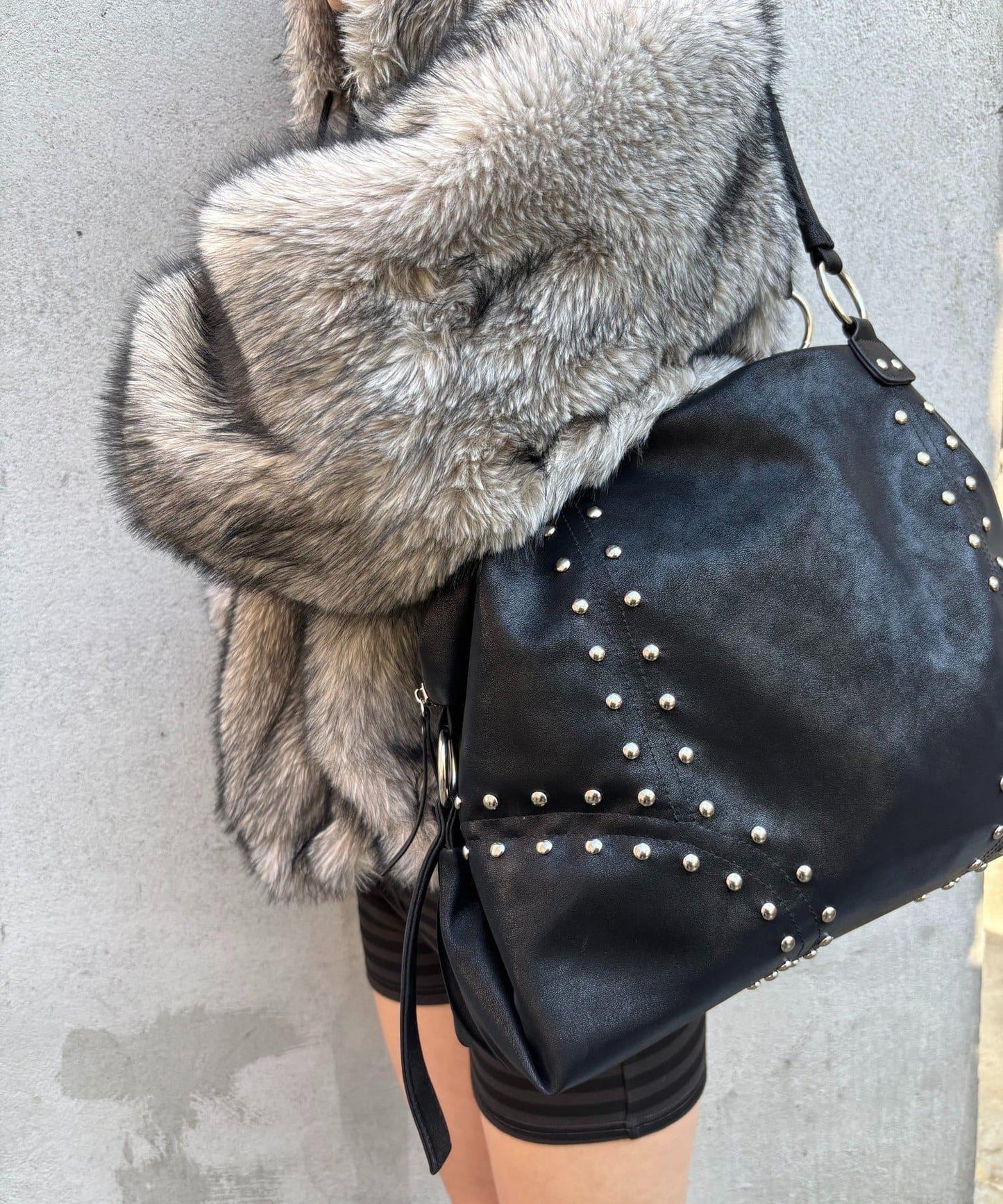 鉚釘仿皮波士頓包