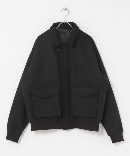 『UR TECH』剪裁呢料夾克