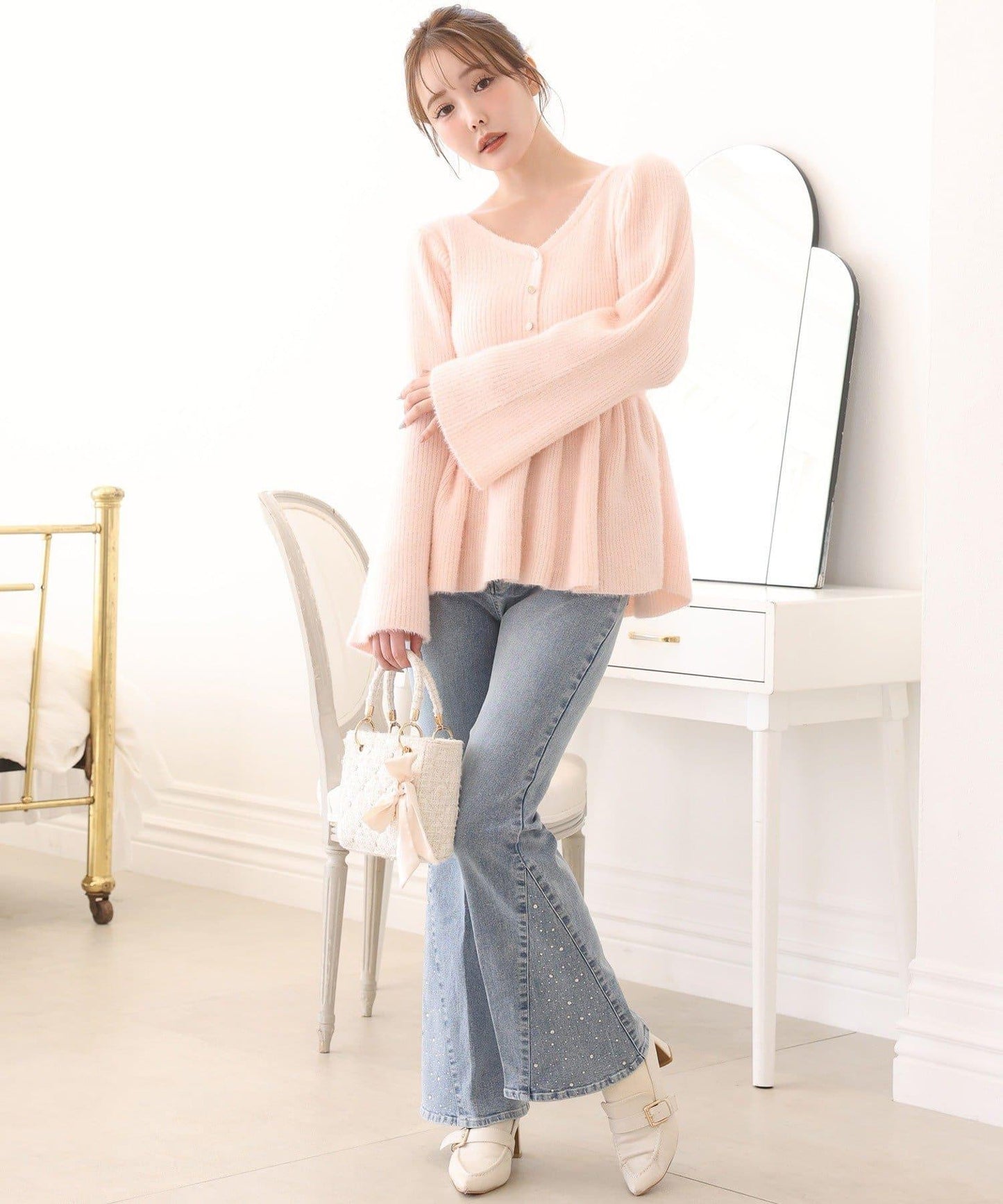 露背蝴蝶結羽毛裝飾荷葉邊針織衫