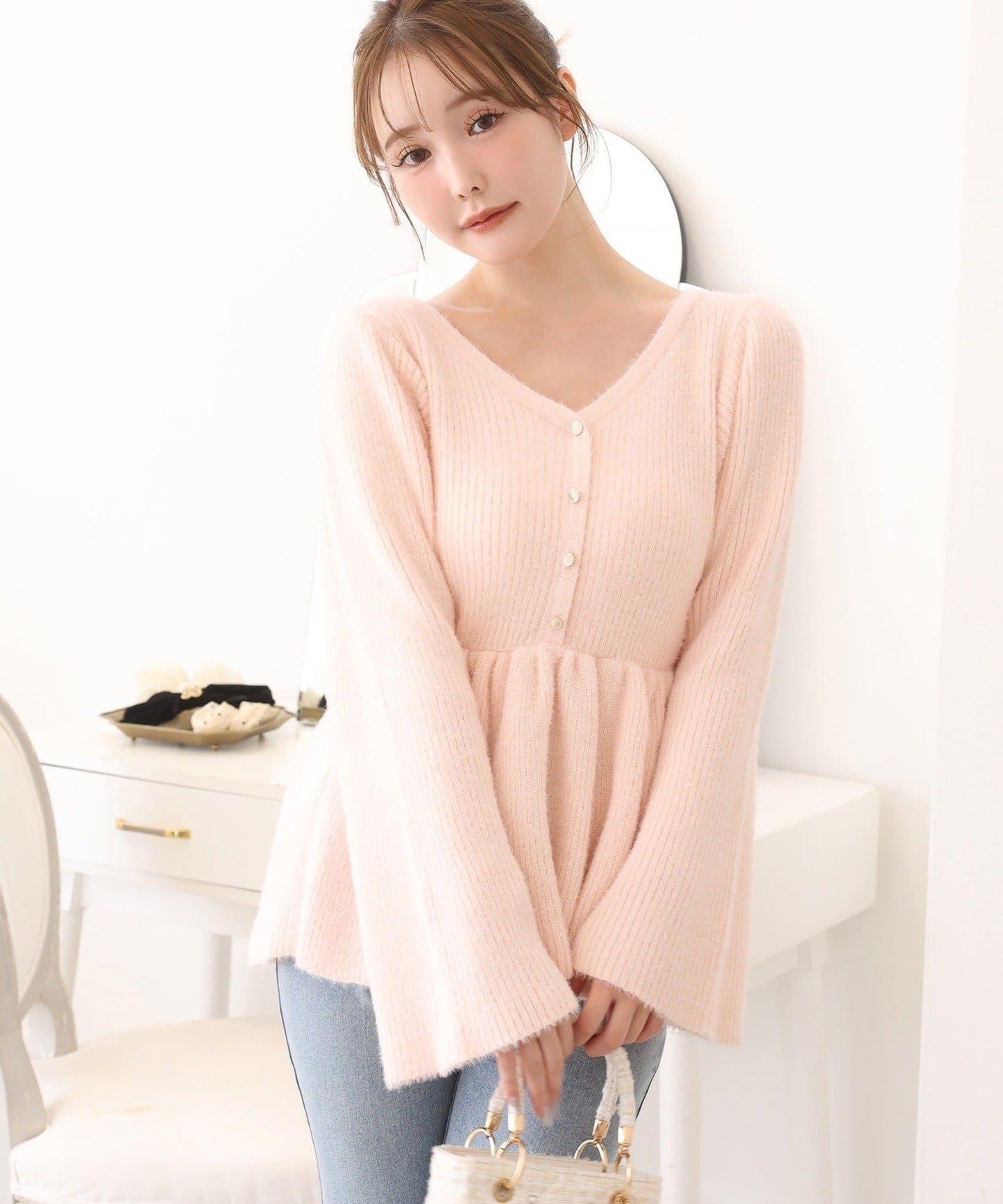 露背蝴蝶結羽毛裝飾荷葉邊針織衫